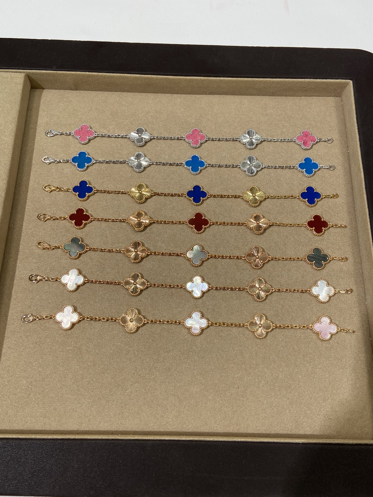 NO:634620,The new color scheme of Five Flowers is here, each color is extremely beautiful.,,Cardia high-end jewelry19860909新配色五花来了,每个颜色都美到极致.,,卡迪亚高端饰品,Jewelry