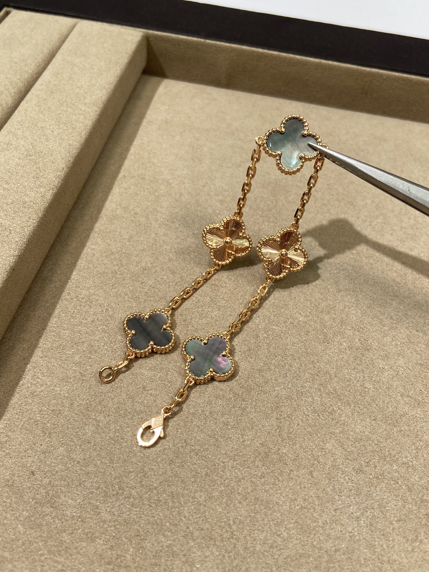 NO:633330,New colorful shells with laser, so invincible!  88360,,Cardia high-end jewelry19860909新色炫彩贝配镭射,太无敌了吧！88360,,卡迪亚高端饰品,Jewelry