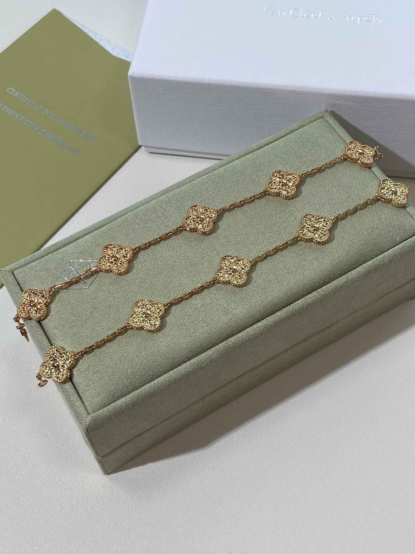 NO:635492,It feels like diamond without diamond!  ,,Cardia high-end jewelry19860909无钻似有钻的感觉！,,卡迪亚高端饰品,Jewelry