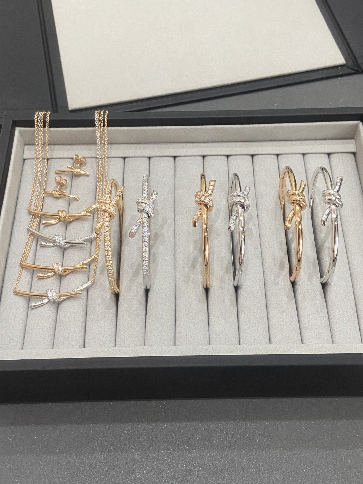 NO:633475,Grab a tray and place your order!  ,,Cardia high-end jewelry19860909拿着托盘来下单吧！,,卡迪亚高端饰品,Jewelry