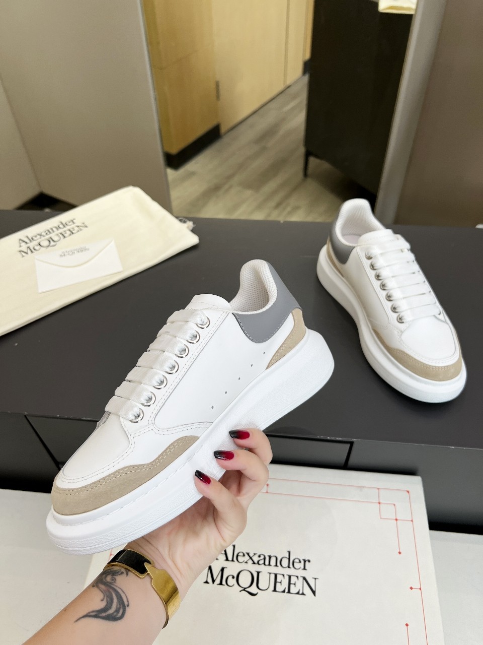 2023SS McQueen Recreational Shoeboard: Cow Skin, Gas Networks, Code 35-41 Male 39/44. - 图片 3