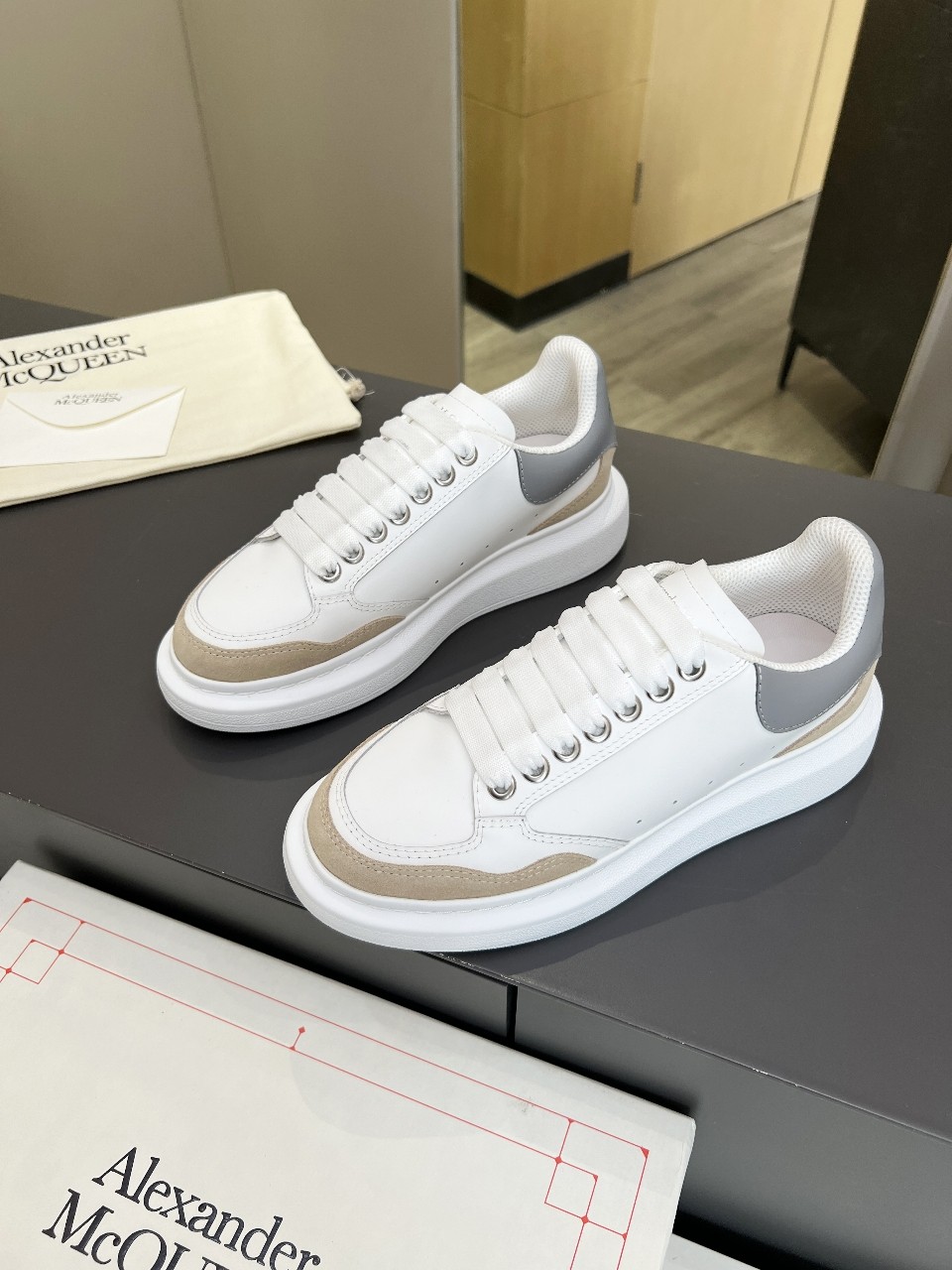 2023SS McQueen Recreational Shoeboard: Cow Skin, Gas Networks, Code 35-41 Male 39/44. - 图片 9