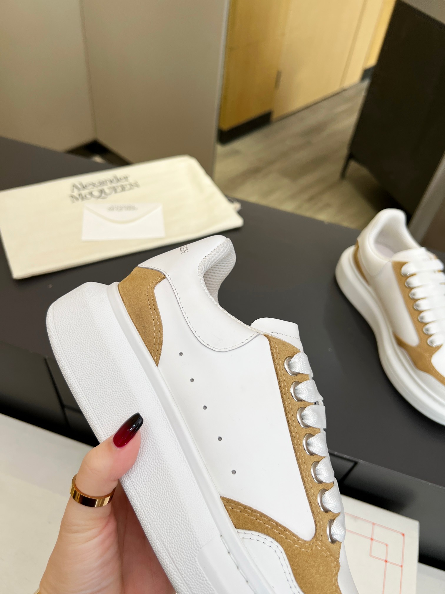 2023SS McQueen Recreational Shoeboard: Cow Skin, Imported Gas Networks, Code 35-41. - 图片 5