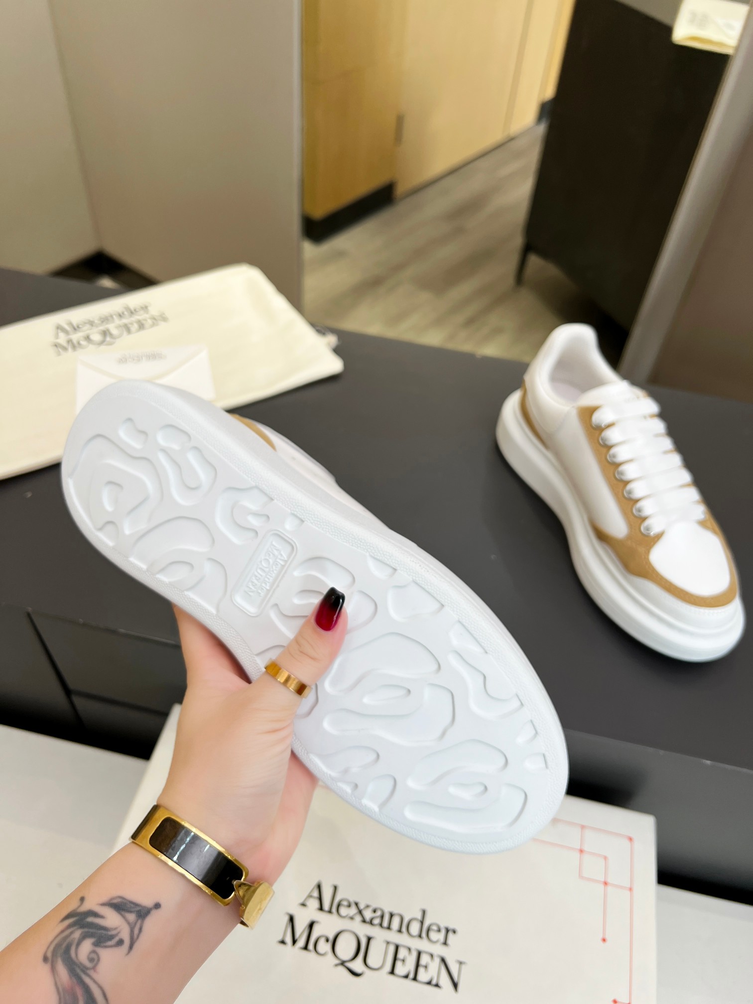 2023SS McQueen Recreational Shoeboard: Cow Skin, Imported Gas Networks, Code 35-41. - 图片 7