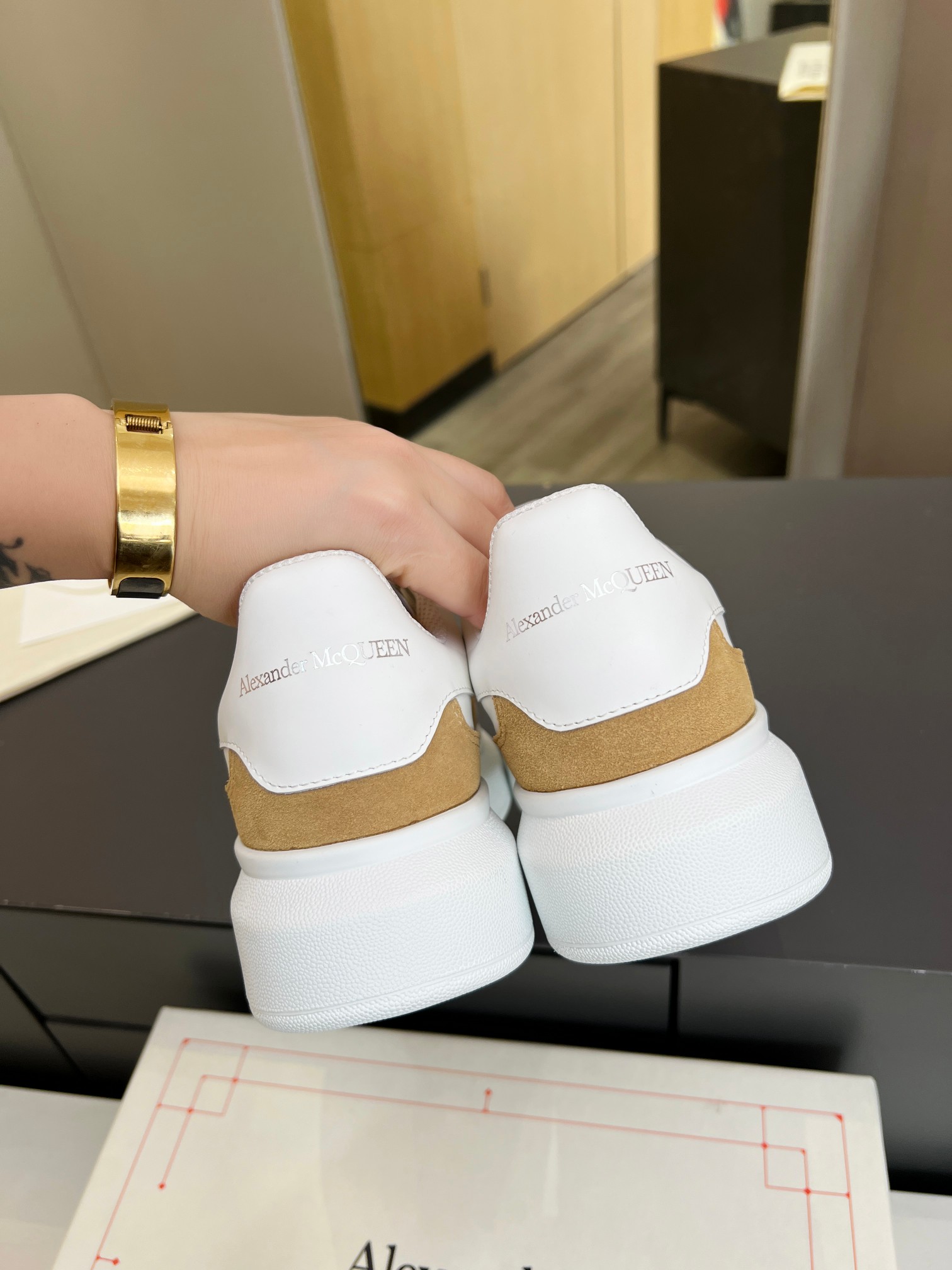 2023SS McQueen Recreational Shoeboard: Cow Skin, Imported Gas Networks, Code 35-41. - 图片 9