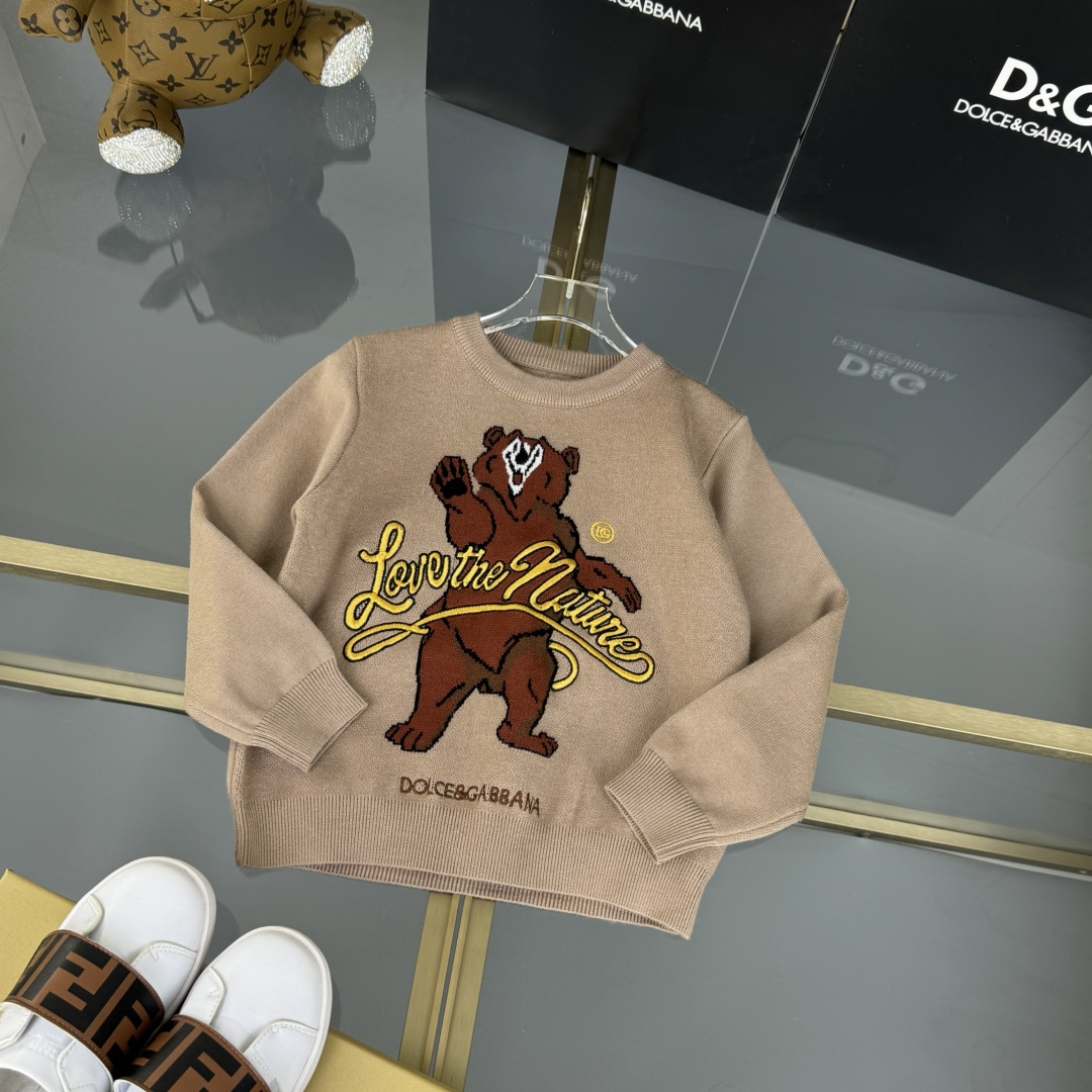 2024 D&G Children’s T-shirt: High-quality cotton fabric, khaki graffiti design, sizes 100-160. - 图片 2