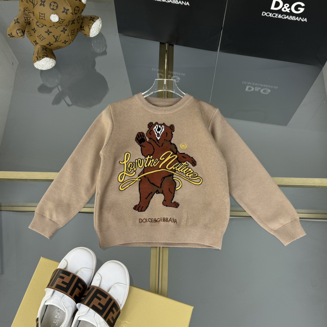 2024 D&G Children’s T-shirt: High-quality cotton fabric, khaki graffiti design, sizes 100-160. - 图片 1