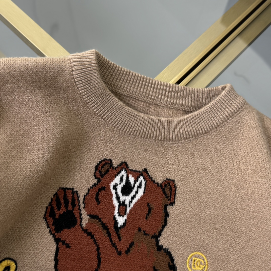 2024 D&G Children’s T-shirt: High-quality cotton fabric, khaki graffiti design, sizes 100-160. - 图片 4