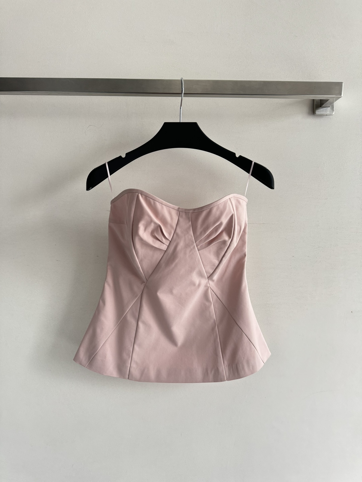 NO:332340,Prad*25SS new cat-eared strapless vest, elastic splicing three-dimensional cup-edged fish bone craftsmanship, personalized and fashionable hot girl design is amazing!  Wear a skirt and jeans with daily folding and single wear, white and rich beauty must be a high-end and fashionable item!  Three-color SML, prada, skirts, jeans, alexander wang19860909Prad*25SS新款猫耳抹胸背心,弹力拼接立体罩杯包边鱼骨工艺,个性化时髦精辣妹设计绝绝子！下搭半裙牛仔裤日常叠搭单穿,白富美必入高级时髦单品！三色SML,,prada,skirts,jeans,alexander wang,Women's clothing