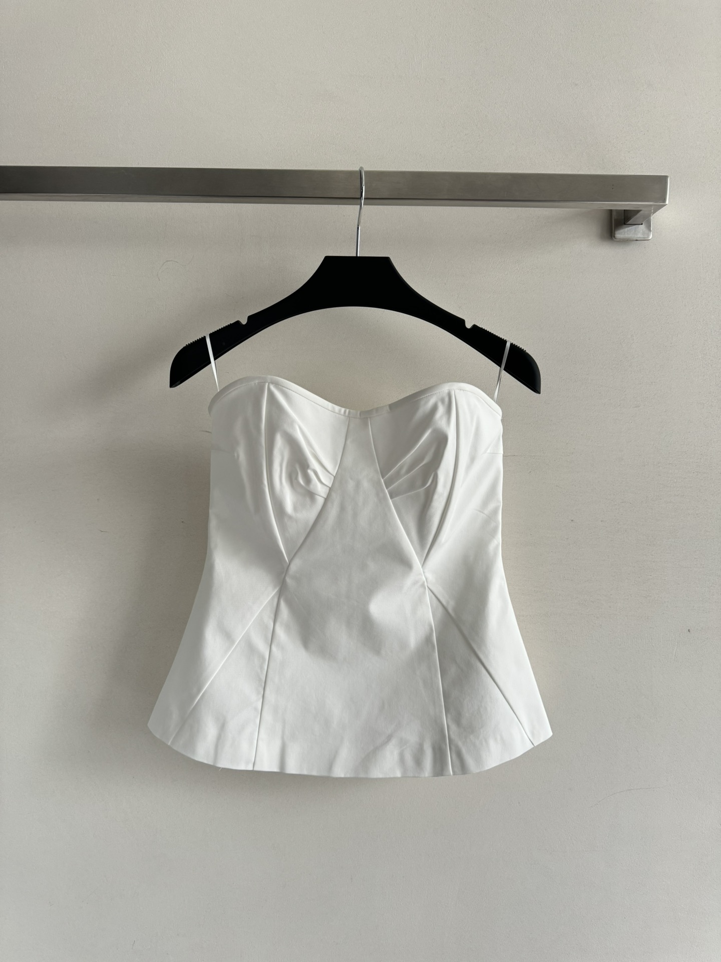 NO:332346,Prad*25SS new cat-eared strapless vest, elastic splicing three-dimensional cup-edged fish bone craftsmanship, personalized and fashionable hot girl design is amazing!  Wear a skirt and jeans with daily folding and single wear, white and rich beauty must be a high-end and fashionable item!  Three-color SML, prada, skirts, jeans, alexander wang19860909Prad*25SS新款猫耳抹胸背心,弹力拼接立体罩杯包边鱼骨工艺,个性化时髦精辣妹设计绝绝子！下搭半裙牛仔裤日常叠搭单穿,白富美必入高级时髦单品！三色SML,,prada,skirts,jeans,alexander wang,Women's clothing