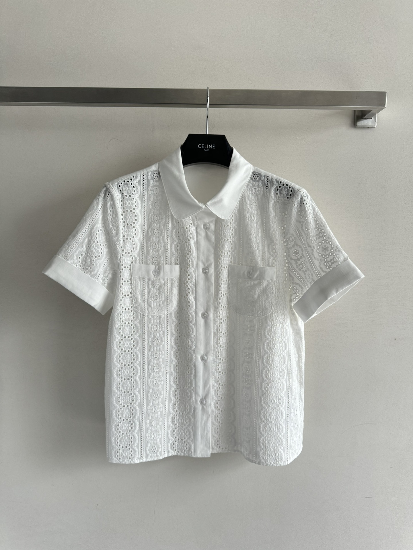 NO:791478,CELlN*26SS new jacquard hollow short-sleeved shirt advanced custom made cotton material with great texture!  Classic double pockets and unique design, the whole piece of clothing shows an embroidered hollow pattern, which is exquisite and eye-catching!  More advanced and bright details, low-key to highlight the brand style, slightly loose version with optimized proportions, easy to control on the upper body, versatile and casual, simple and advanced, fashionable and fashionable!  SML,,shirts,T-shirt,19860909CELlN*26SS新款提花镂空短袖衬衫高级定制全棉材质质感很棒！经典双口袋别致设计,整件衣服呈现出刺绣镂空花纹,精美吸睛！更显高级点亮细节 低调彰显品牌风格 微宽松版型优化比例 上身好驾驭,百搭休闲 简约高级 时髦洋气 ！SML,,shirts,T-shirt,,Women's clothing