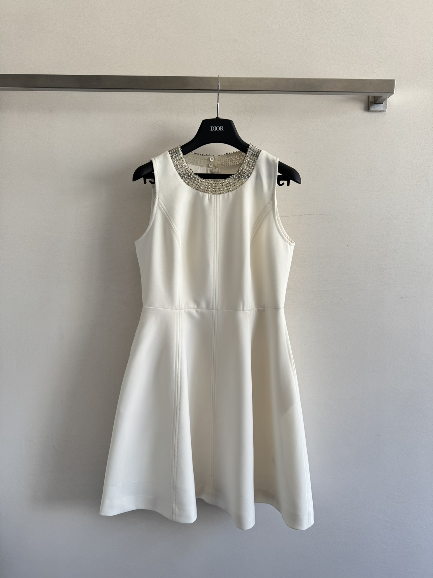 NO:423017,DIO*D Home Heavy Industry New Vest Dress, Collar Heavy Industry Bead Design, a dress that is a must-visit commuter party intellectual, with a very good fabric of three-dimensional and wide, aged-reducing temperament, paired with a belt to make you look slimming and thin!  Don't pick on the figure, show French elegance and charming SML, dior, dior, skirts, alexander wang19860909DIO*D家重工新款背心连衣裙,领口重工钉珠设计 白富美必入通勤聚会知性的一款连衣裙面料很好立体挺阔,减龄气质款,搭配腰带装饰 显瘦显腰细！不挑身材 上身展现法式优雅魅力感SML,,dior,dior,skirts,alexander wang,Women's clothing