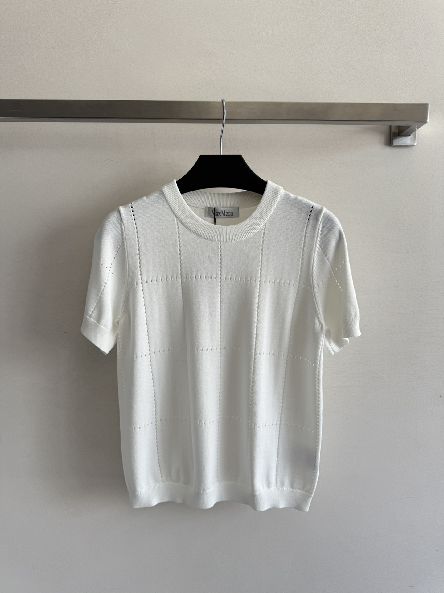 NO:424531,Maxmar*25SS new short-sleeved sweater is new, round neck hollow plaid design, the upper body looks exquisite and comfortable, versatile and not loses aura to show temperament and gentle three-color SML, T-shirt, alexander wang19860909Maxmar*25SS新款短袖针织衫上新,圆领镂空格纹设计,上身好看精致又舒适 百搭又不失灵气显气质又温婉三色SML,,T-shirt,alexander wang,Women's clothing