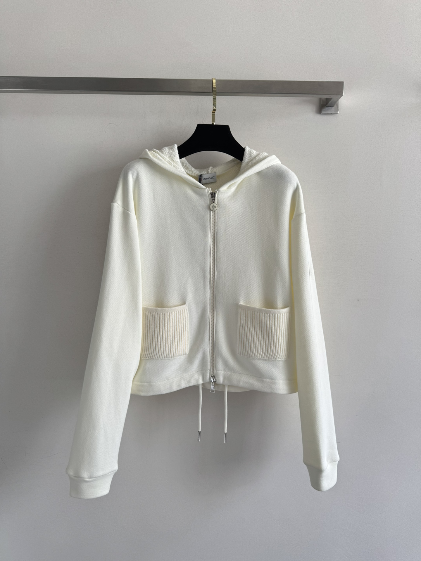 NO:449408,Moncle*25 early autumn new hooded sweatshirt jacket, casual zipper classic style, spliced ​​knitted double pocket design, drawstring can be adjusted at will, simple and fashionable, versatile and timeless!  ＳＭＬ., hoodie,sweatshirts,jackets & coats,hats,alexander wang19860909Moncle*25早秋新款连帽卫衣外套 休闲拉链经典款 拼接针织双口袋设计 下摆可抽绳随意调节简约时尚 百搭不过时！ＳＭＬ.,,hoodie,sweatshirts,jackets & coats,hats,alexander wang,Women's clothing