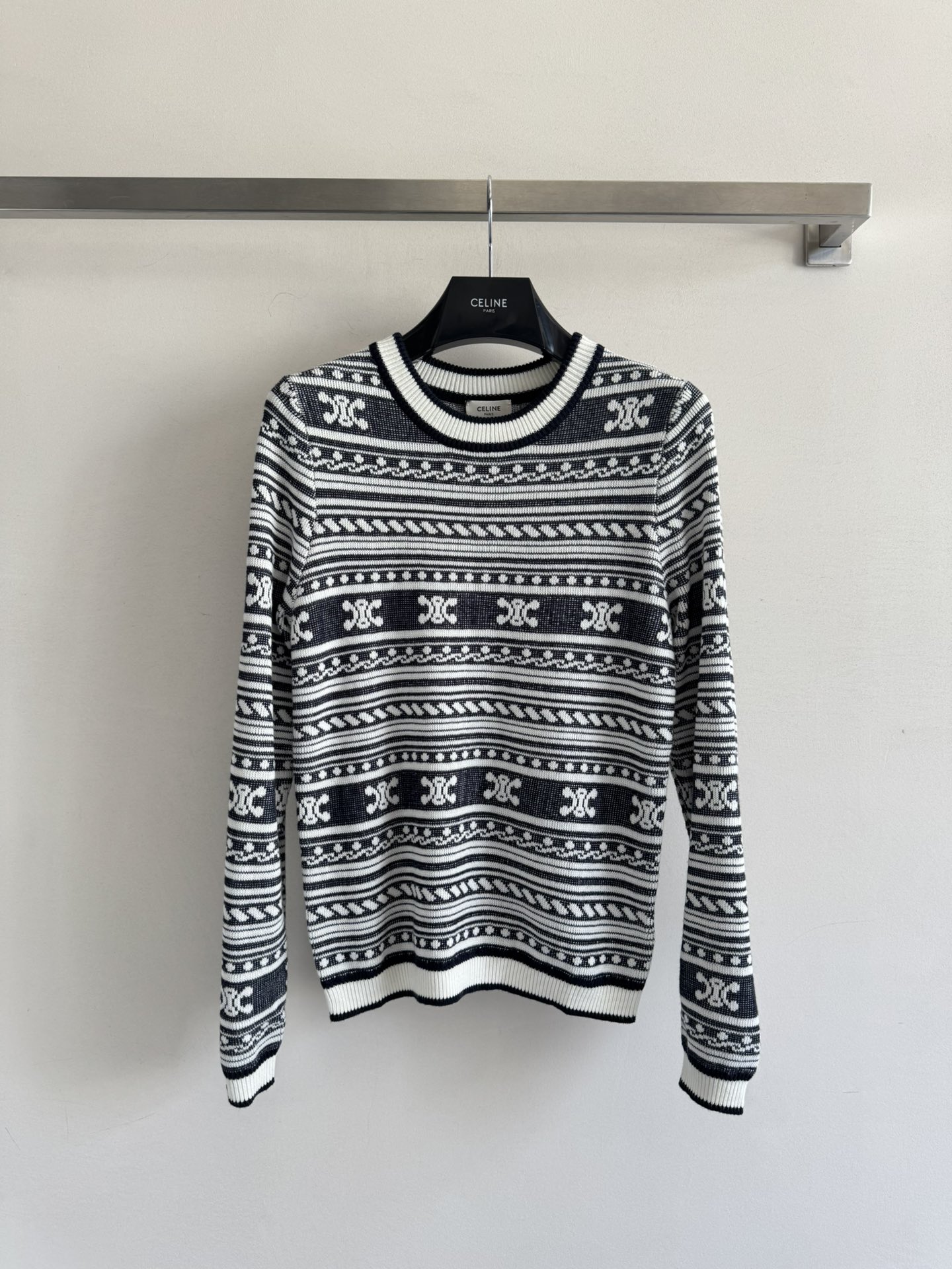 NO:454303,CELIN*25FW new Arc de Triomphe jacquard pullover loose fit to accommodate body, loose and lazy, fashionable upper body, good-looking everyday match, versatile fashion items three-color SML, celine, alexander wang19860909CELIN*25FW新款凯旋门提花套头衫宽松版型包容身材 松弛慵懒 上身时髦 日常随意搭配都好看 百搭时尚单品三色SML,,celine,alexander wang,Women's clothing