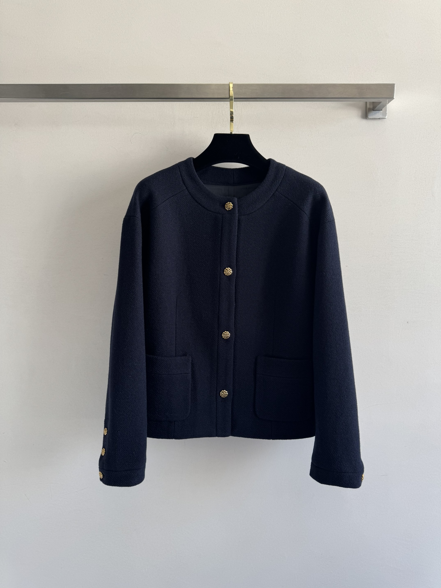 NO:534561,Lor Pian*25FW new round neck jacket cashmere-blend fabric is soft and skin-friendly and has excellent comfort!  The regular style is good to wear. The round neck design is elegant and exquisite, which is very suitable for all face shapes. It is suitable for SML-,, jackets & coats, alexander wang whether it is at work or in daily occasions.19860909Lor Pian*25FW新款圆领外套羊绒混纺面料柔软亲肤 舒适度极好！常规版型好穿搭 圆领设计优雅精致,非常适合各种脸型.而且无论是上班还是日常场合都合适SML-,,jackets & coats,alexander wang,Women's clothing