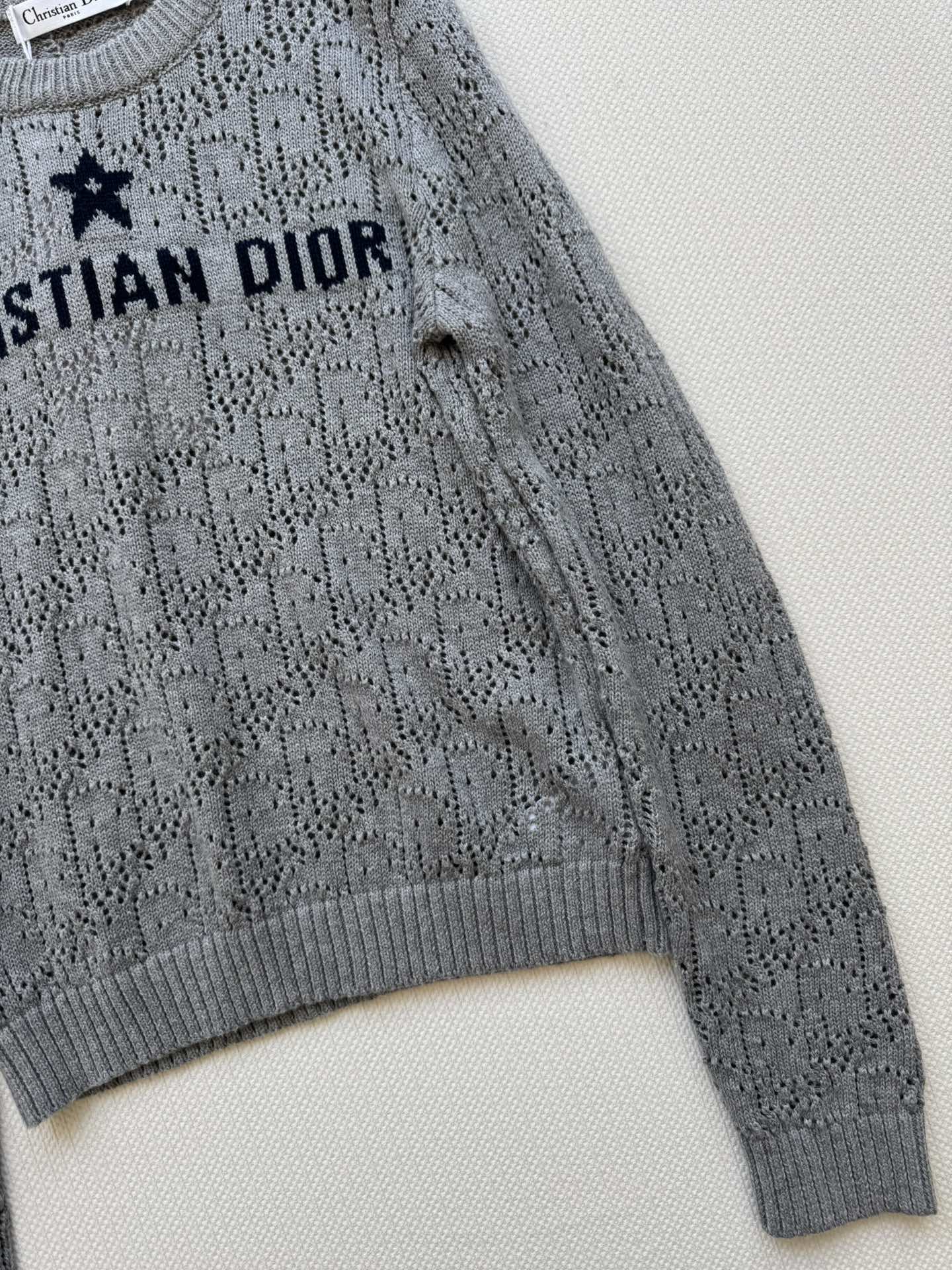 Dior Gray Knit Sweater with Star Detail - Long Sleeve, Comfortable Fit 6 i1756613003 2578 1