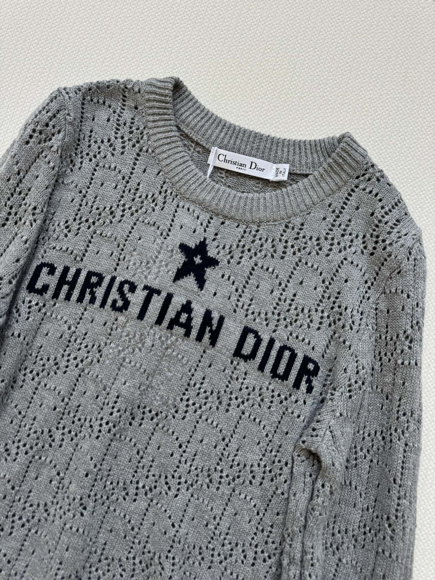 Dior Gray Knit Sweater with Star Detail - Long Sleeve, Comfortable Fit 5 i1756613004 5123 5