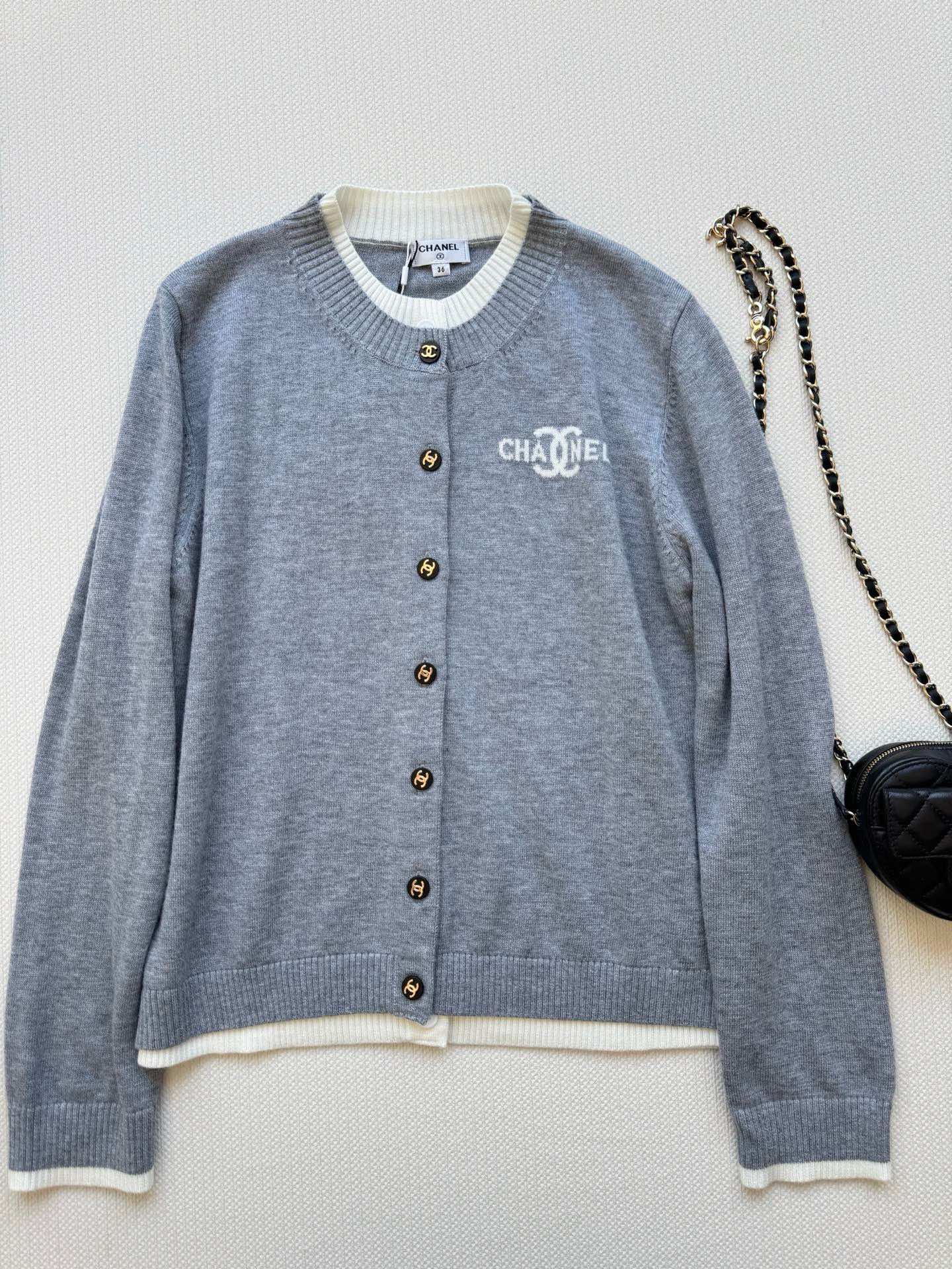 Chanel 25FW Two-Piece Long Sleeve Knitted Cardigan - Classic & Elegant 4 i1756708436 3894 1