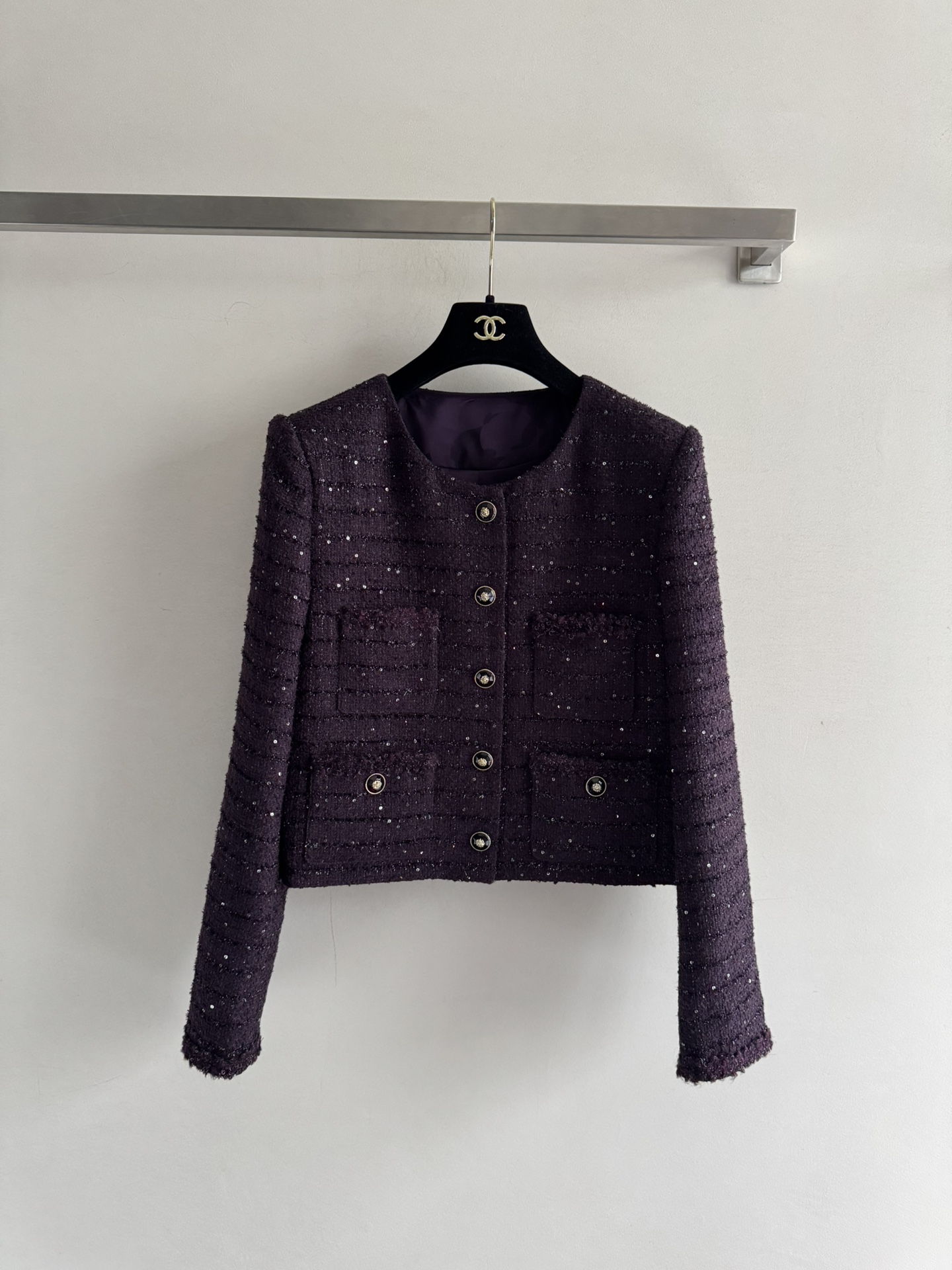 NO:506519,CHANE*25FW new thick nipples jacket is made of imported wool blend material, with obvious texture, visible wool material, high-end and beautiful color, creating a famous style model. The front closure of the jacket is single-row printed round buckle, luxurious and elegant, elegant and charming, embellished with lining hem chain, rich design layering, SML, chanel, jackets & coats, alexander wang19860909CHANE*25FW新款粗尼外套采用进口羊毛混纺材质 肌理明显 毛料肉眼可见 颜色高级美丽 打造名媛风典范 外套前襟单排印刻圆扣 奢华不失雅致 优雅迷人 里布下摆链条点缀 丰富设计层次感 白富美穿搭首选SML,,chanel,jackets & coats,alexander wang,Women's clothing