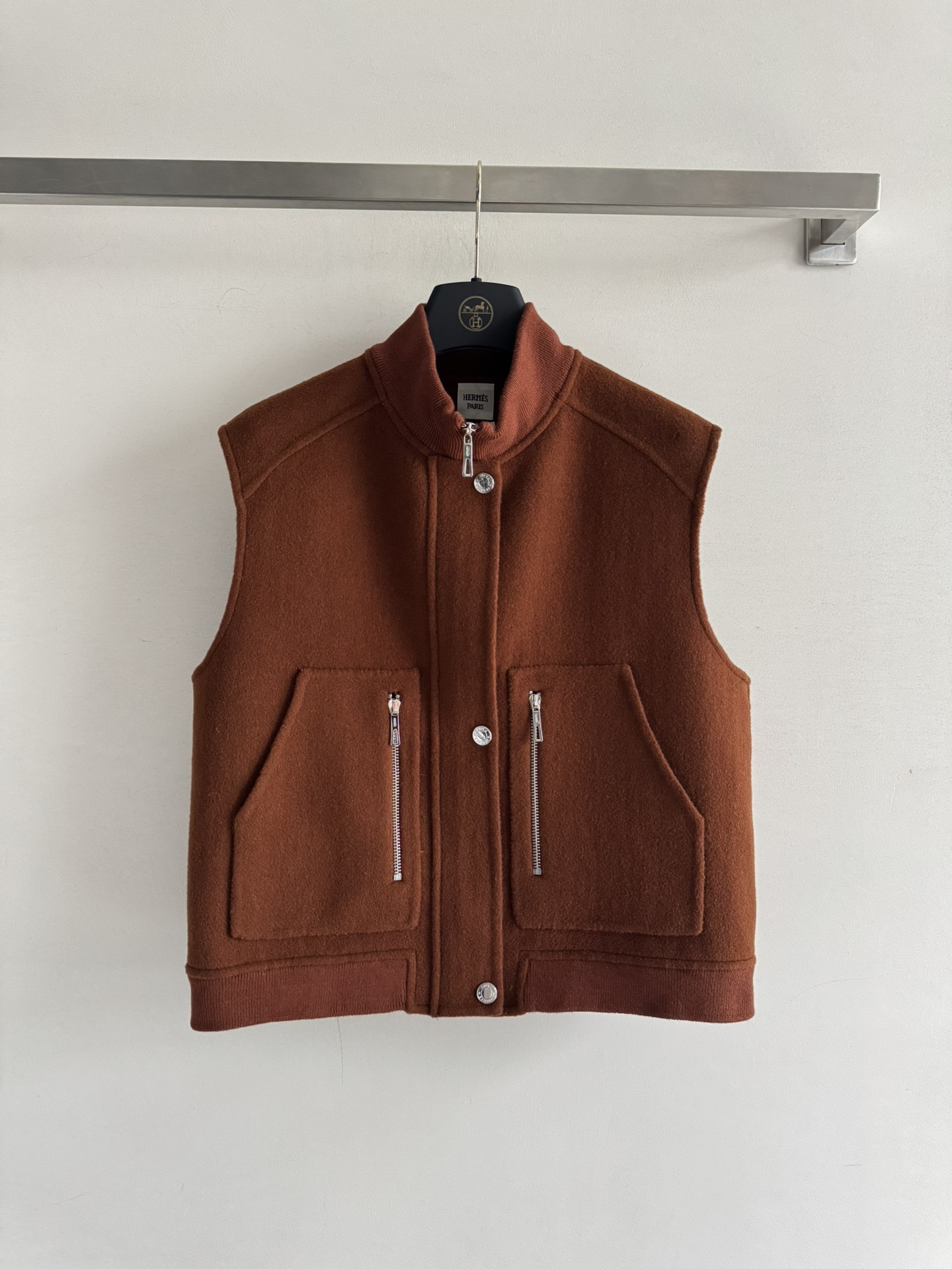 NO:506522,Hermé*25 autumn and winter new style, zipper vest jacket, wool fabric, woolen fabric, direct original aura and caramel color system, must-have SML, hermes, jackets & coats, alexander wang19860909Hermé*25秋冬新款,拉链马甲外套,羊毛面料,毛呢不显臃肿,直接原气场十足焦糖色系,秋冬必备ＳＭＬ,,hermes,jackets & coats,alexander wang,Women's clothing
