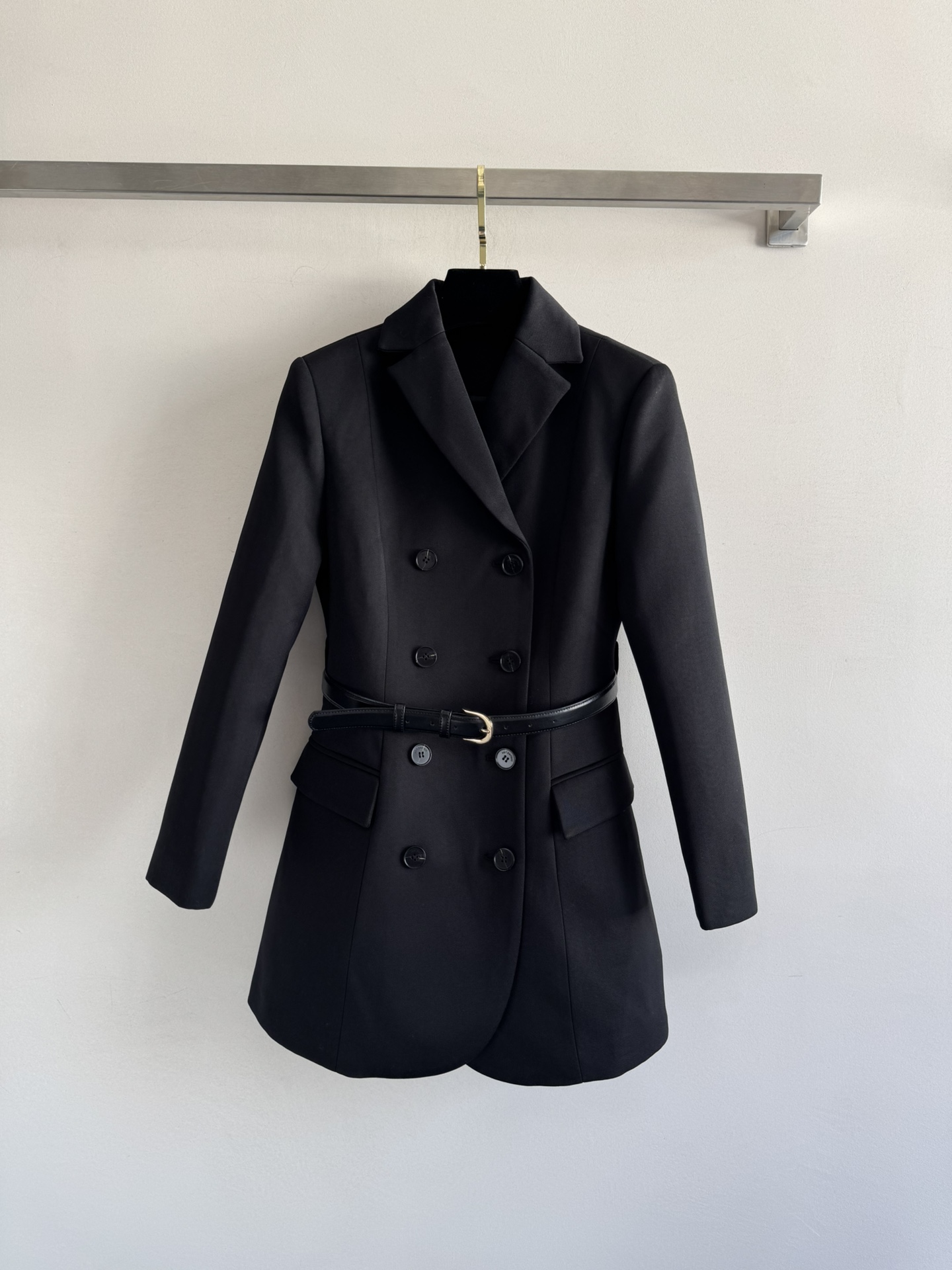 NO:547320,Self Portrai*25FW new suit skirt classic double-breasted exquisite three-dimensional design, with a high-end feel, beautiful and cool. The belt decoration at the waist is the finishing touch. It easily outlines the waistline and is fashionable. It is super suitable for daily commuting and dates. SML-, skirts, business suit, alexander wang19860909Self Portrai*25FW新款西装裙经典双排扣精致立体的设计 自带高级感又美又飒 腰间的皮带装饰更是点睛之笔 轻松勾勒出腰线 时尚感直接拉满 日常通勤和约会都超级合适SML-,,skirts,business suit,alexander wang,Women's clothing