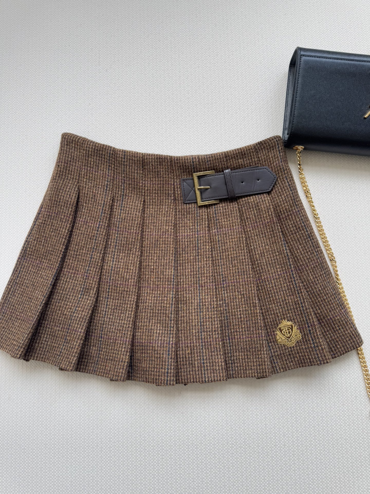 NO:590141,Teen* Weeni*25 new autumn and winter tweed pleated skirt in the Maillard color series. The atmosphere is full of three-dimensional tailoring. The perfect fit. The lining comes with safety pants. It is exquisite, versatile and high-end. French light luxury style. The lady's temperament. The upper body is taller. With long legs, the visual sense is simply like a rich lady SML,,skirts,alexander wang19860909Teen* Weeni*25秋冬新款粗呢压褶半裙秋冬美拉德色系 氛围感拉满立体剪裁完美版型,里衬自带安全裤精美百搭又高级,法式轻奢风 名媛气质 上身显高 有大长腿视觉感简直就是千金小姐ＳＭＬ,,skirts,alexander wang,Women's clothing