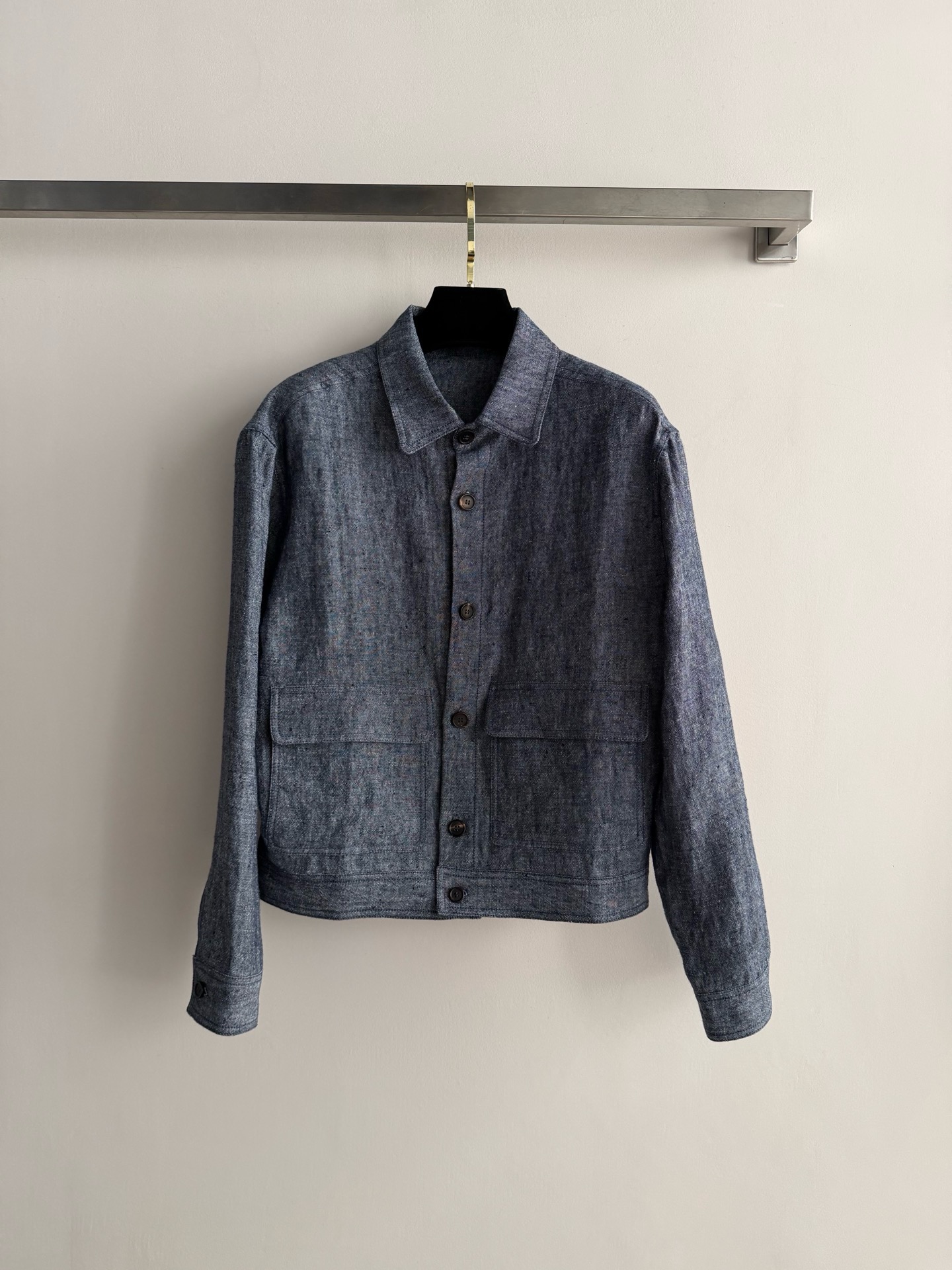 NO:736230,The new 26SS shirt jacket is made of linen and has a vintage feel!  Breathable and comfortable, perfect for spring and summer! Short and loose fit, simple and elegant, very friendly to all body types. Double front pockets + single-breasted buttons, practical and stylish!  It can be easily worn for commuting and leisure, and looks great when worn alone or layered! SML-,,jackets & coats,shirts,19860909新款26SS衬衫外套采用亚麻 自带做旧复古感！透气又舒适,春夏穿超合适! 短款宽松版型剪裁 简约大方对各种身材都超友好正面双口袋+单排扣,实用又有型！通勤休闲都能轻松驾驭,单穿或叠搭都很出彩哦!SML-,,jackets & coats,shirts,,Women's clothing