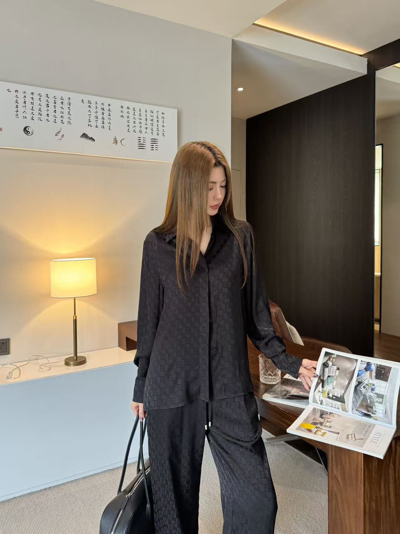 NO:740394,,,19860909,,,Women's clothing