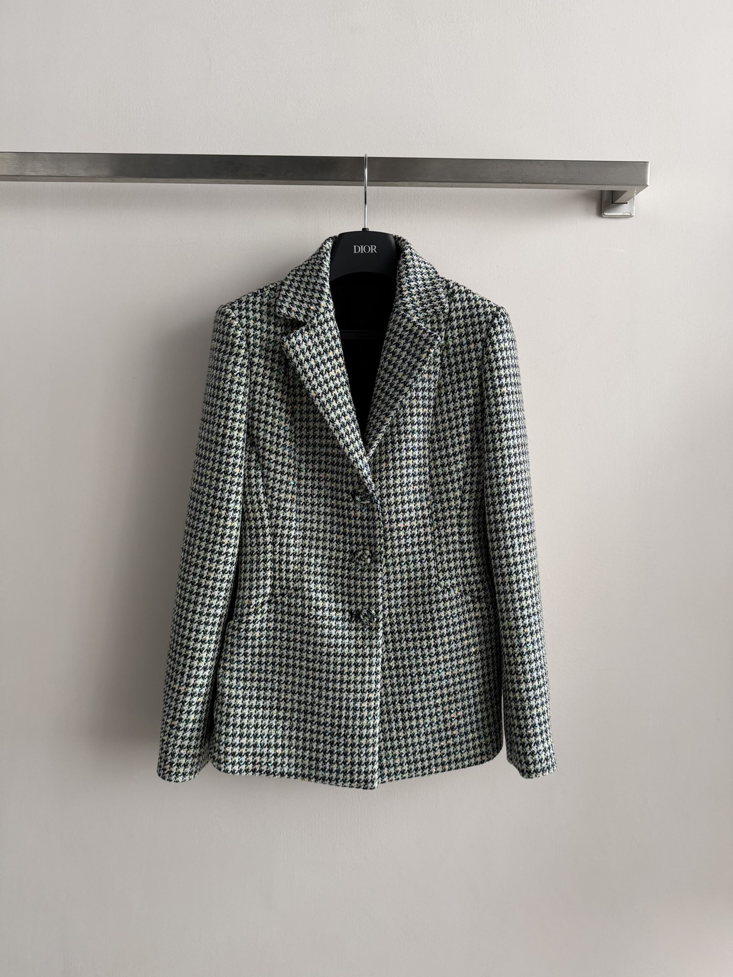 NO:750890,Dio*26 new houndstooth suit jacket, classic houndstooth pattern, reinterprets D's elegant design with modern style, carefully made of lightweight wool blend fabric, waist cut, high-end super slim SML,, dior, dior, jackets & coats,19860909Dio*26新款千鸟格西服外套,经典千鸟格纹图案,融入现代风格重新演绎 D家高雅设计,采用轻盈羊毛混纺面料精心制作,收腰剪裁,高级超显瘦ＳＭＬ,,dior,dior,jackets & coats,,Women's clothing