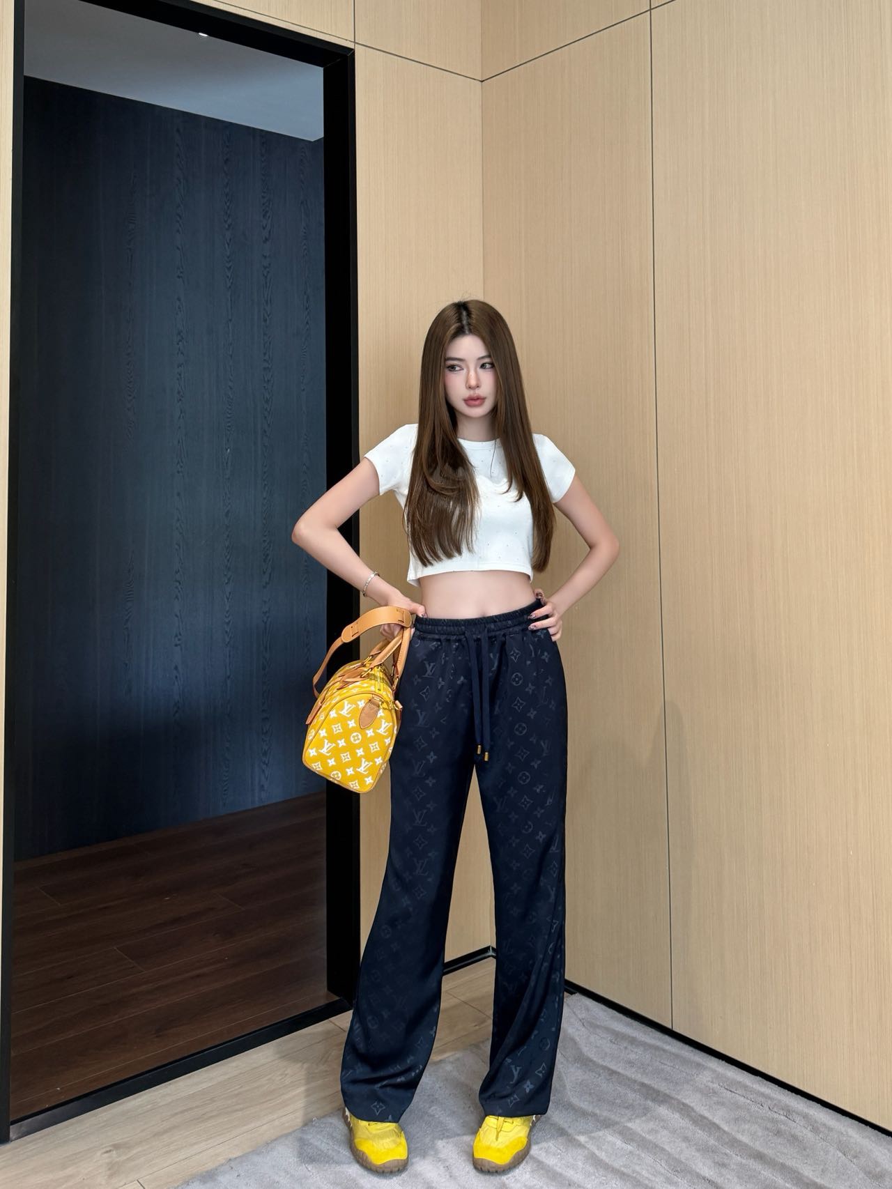 NO:758584,,,19860909,,,Women's clothing