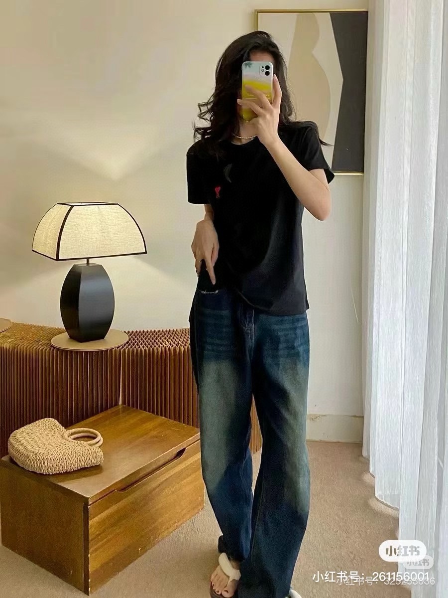 아미 하트 자수 크루넥 여성 반팔 티셔츠 137733 썸네일 이미지