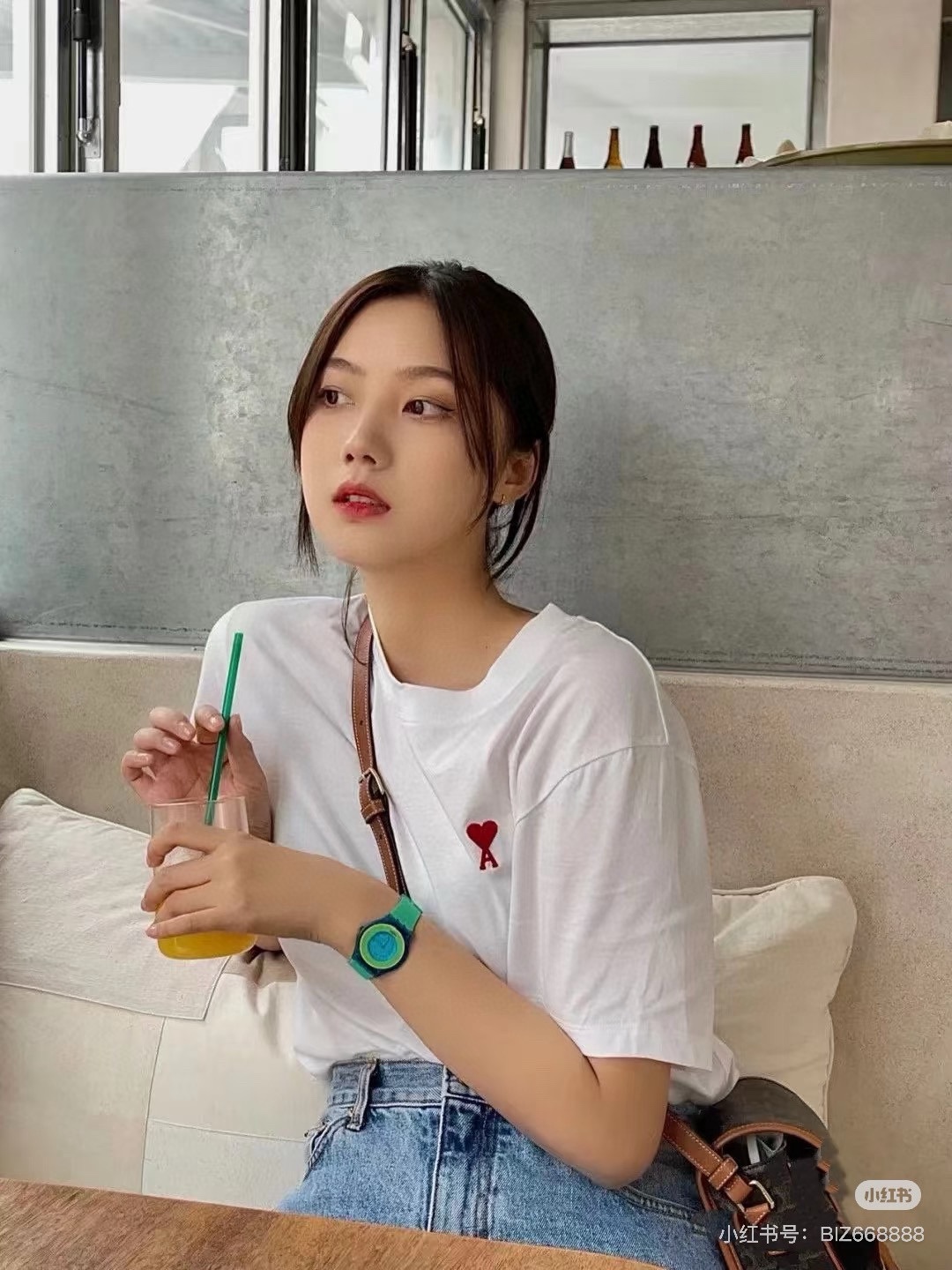 아미 하트 자수 린넨 반팔 티셔츠 137732 썸네일 이미지