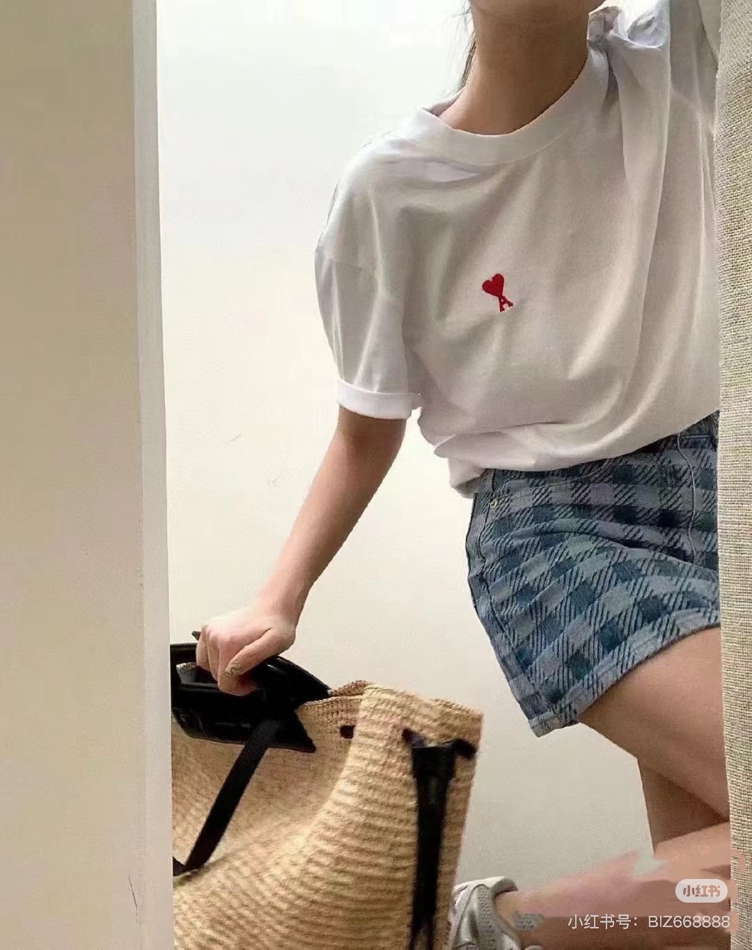 아미 하트 자수 린넨 반팔 티셔츠 137732 썸네일 이미지