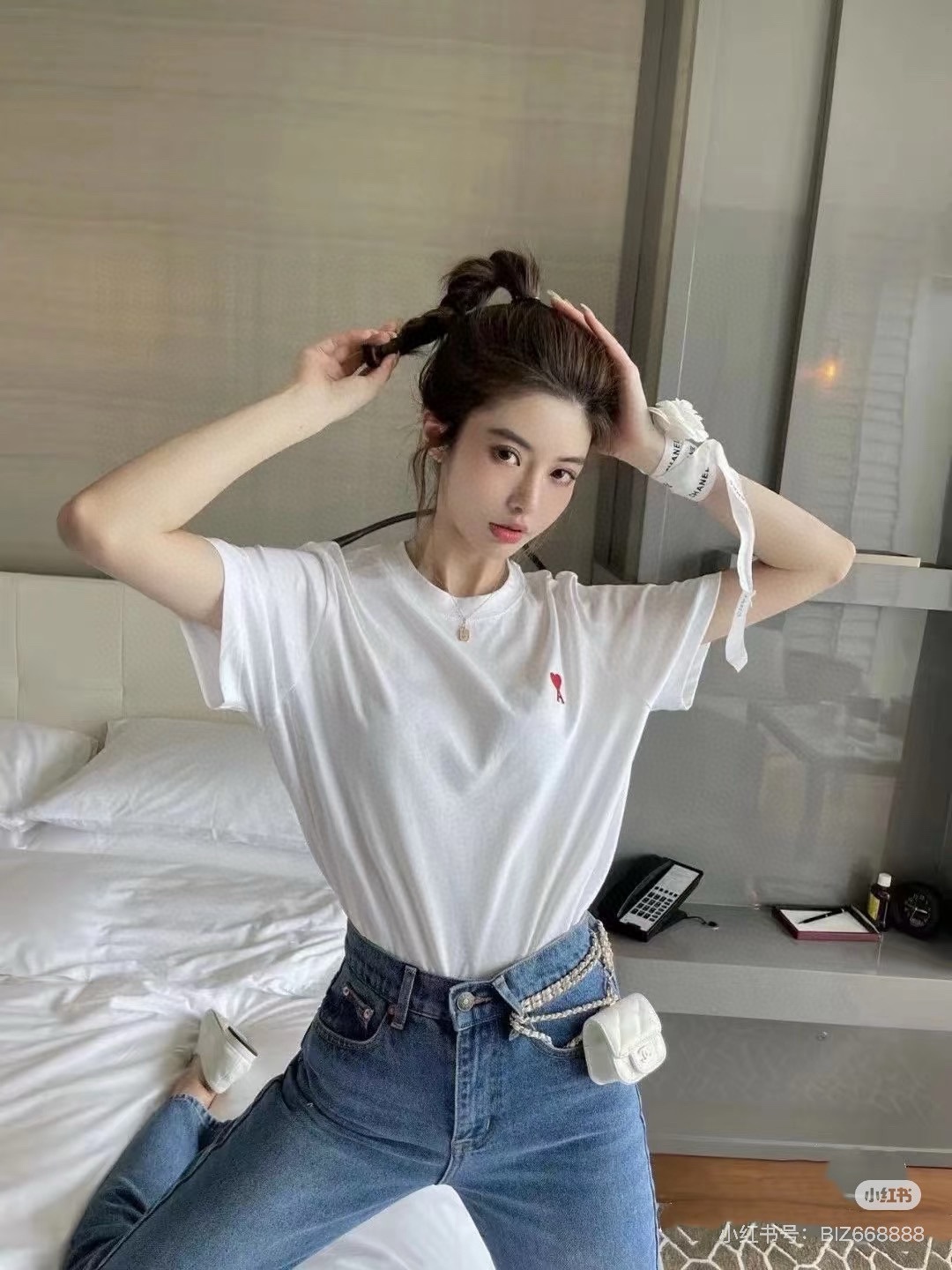 아미 하트 자수 린넨 반팔 티셔츠 137732 썸네일 이미지