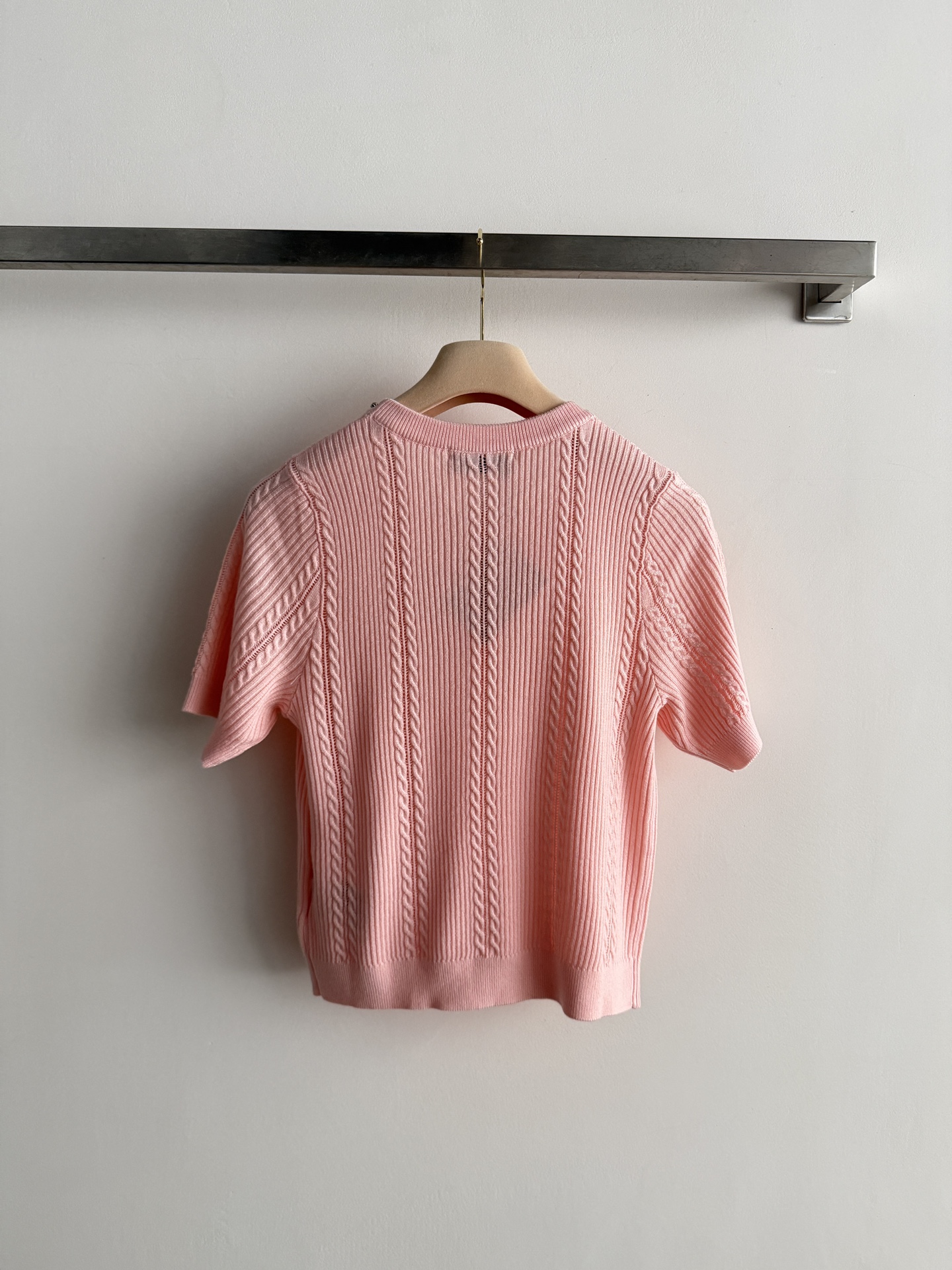 miumi*26SS新款蝴蝶结短袖针织衫🎀钉钻圆领小版型设计 搭配蝴蝶结装饰🎀 超甜超减龄 上身秒变小甜