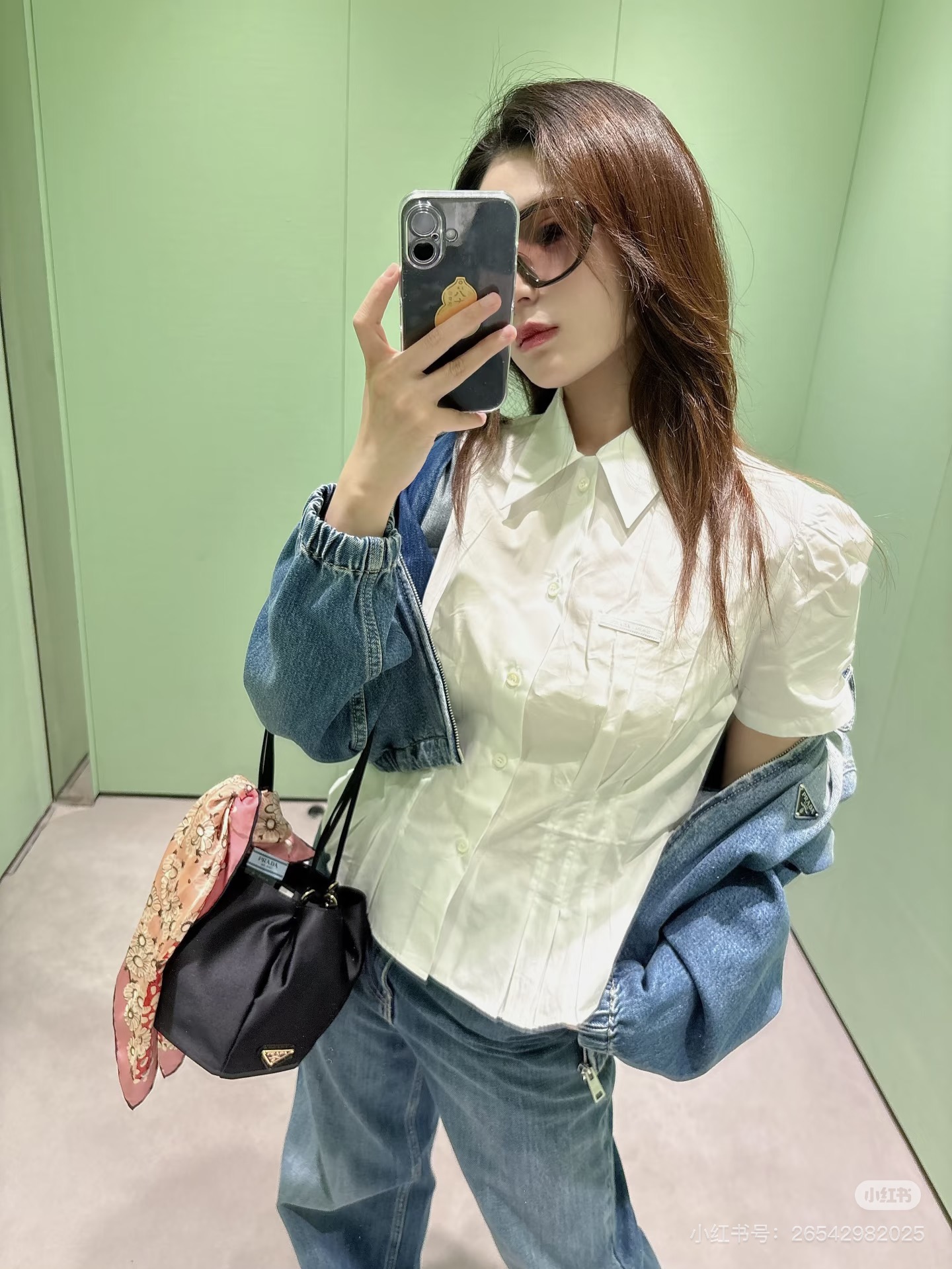 프라다 여성 반팔 26SS 53756