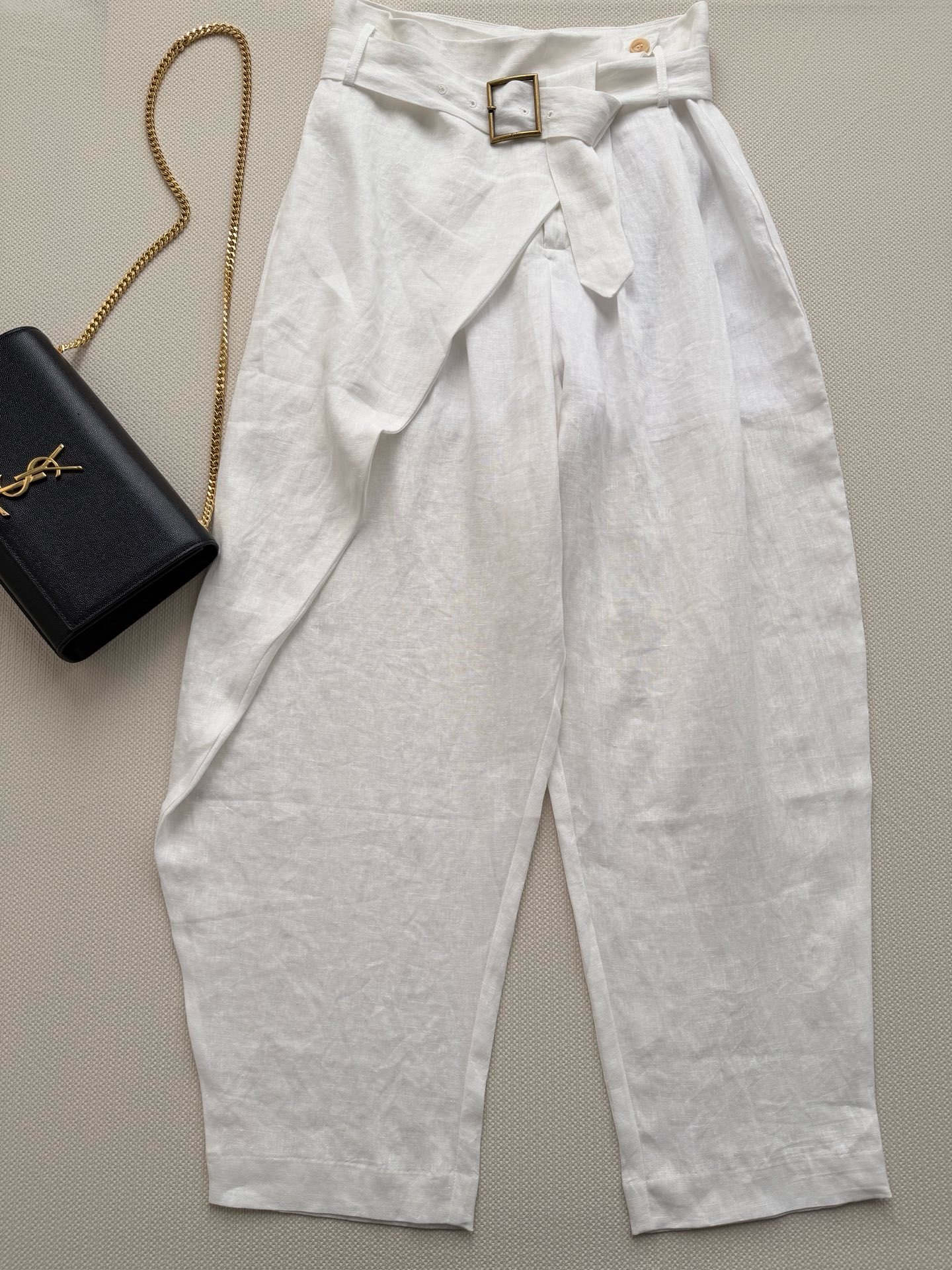 NO:861077,RalphLaure*26ss new linen harem pants are made of natural linen material, which is moisture-absorbent and breathable, making them super comfortable to wear in summer!  Belt loops, zipper fly, button closure, same fabric belt with slide buckle, right trouser leg with wrap-style panel design, panels fixed on the left side of waist. Front pleat details, full of layering, match with simple top or shirt, easy to get lazy holiday style~SML., women's clothing, loro piana, shirts,19860909RalphLaure*26ss新款亚麻哈伦裤采用天然亚麻材质,吸湿透气,夏天穿超舒服！腰带环拉链门襟纽扣式开合、同种面料腰带配有滑扣右侧裤腿采用裹身式拼片设计拼片固定于腰部左侧 正面褶皱细节,层次感满满,搭配简约上衣或衬衫,轻松get慵懒度假风～SML.,女装,loro piana,shirts,,Women's clothing