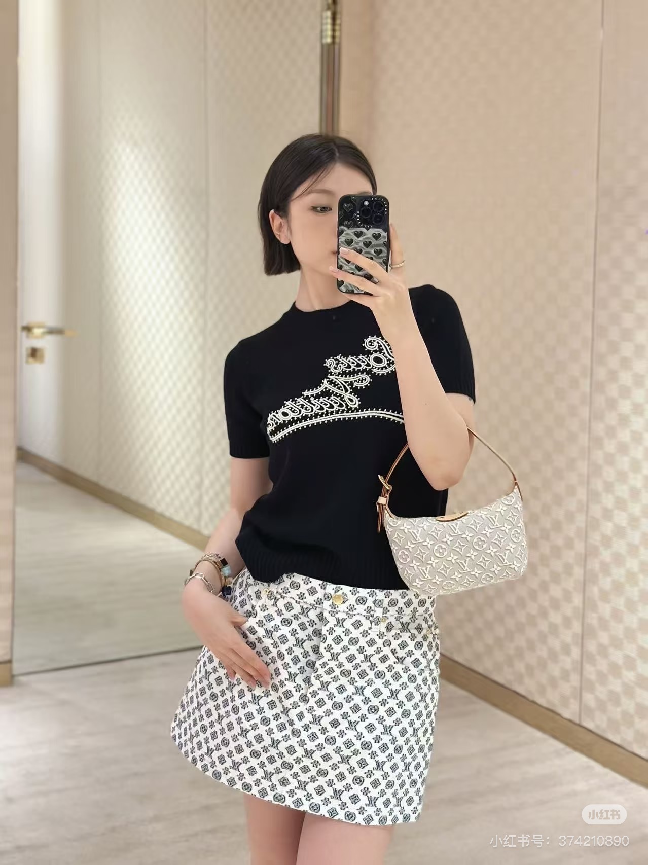 NO:892180,,,19860909,,,Women's clothing