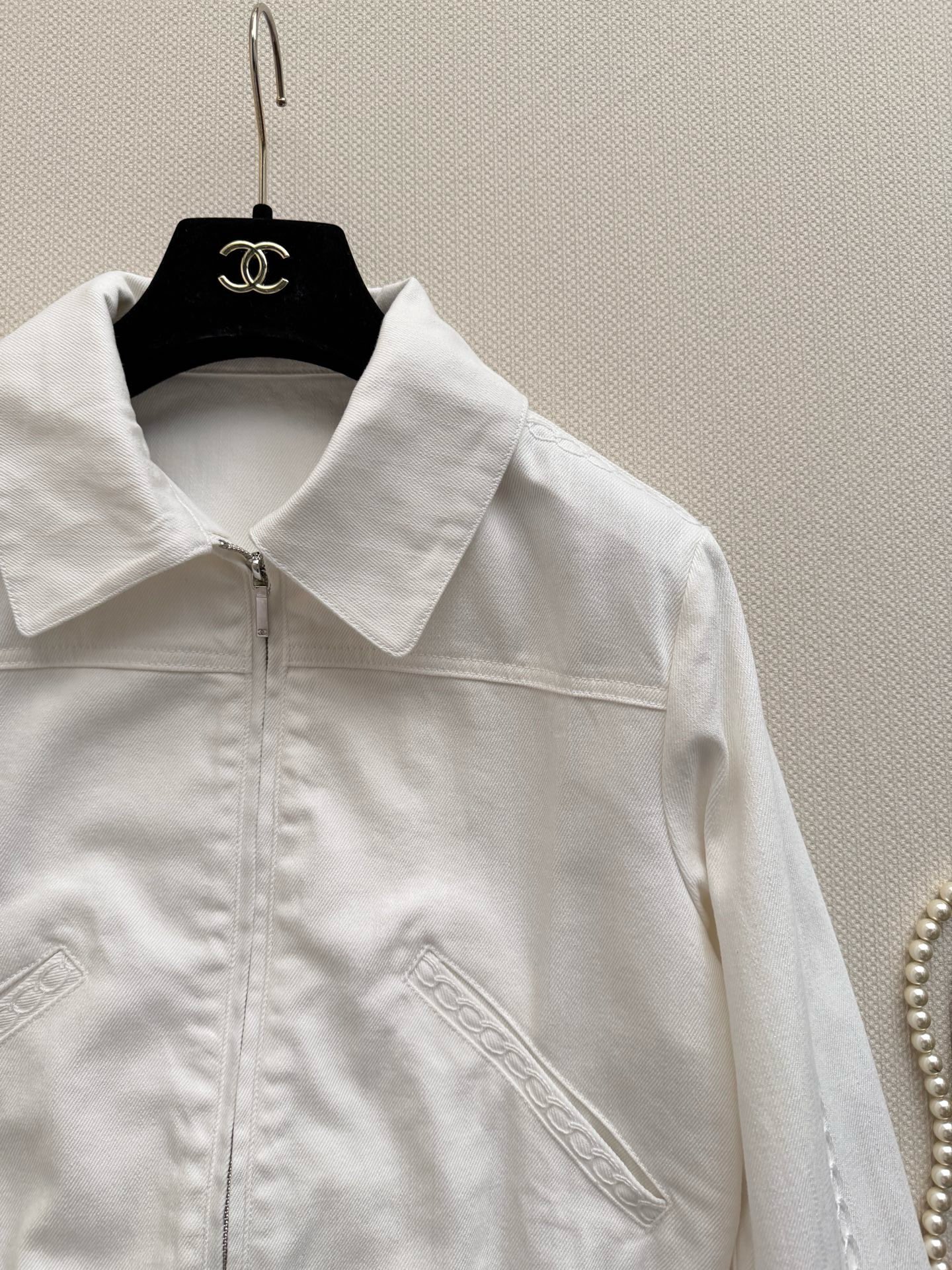 Chanel White Chain Embroidery Short Zipper Jacket