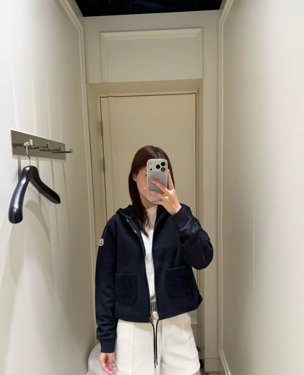 NO:932880,,,19860909,,,Women's clothing