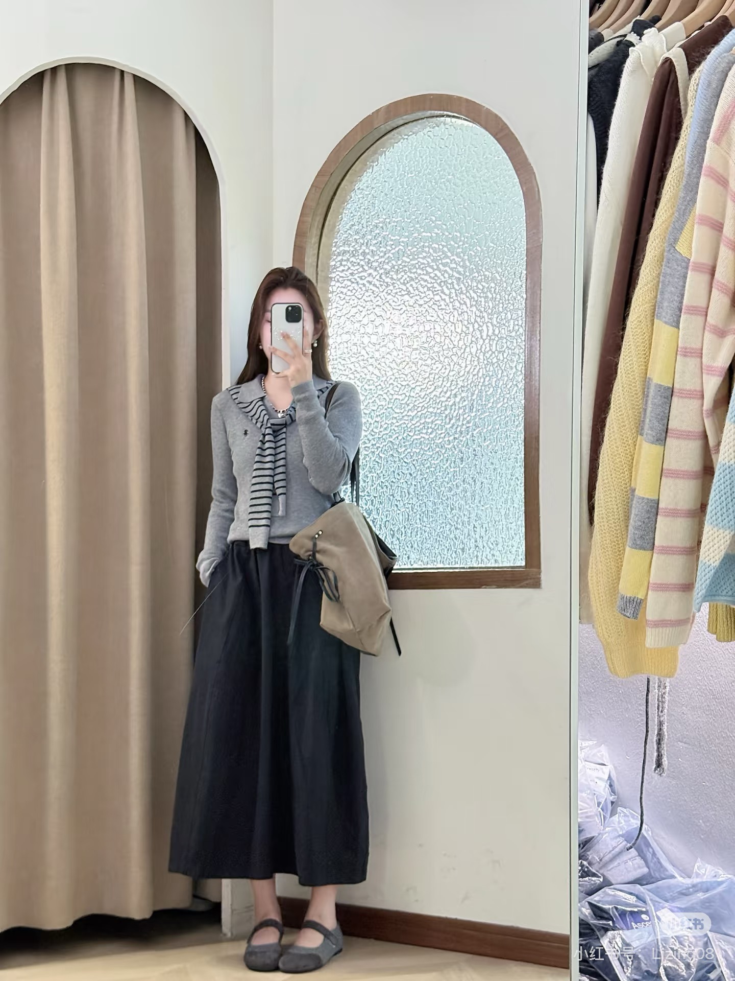 NO:934669,,,19860909,,,Women's clothing