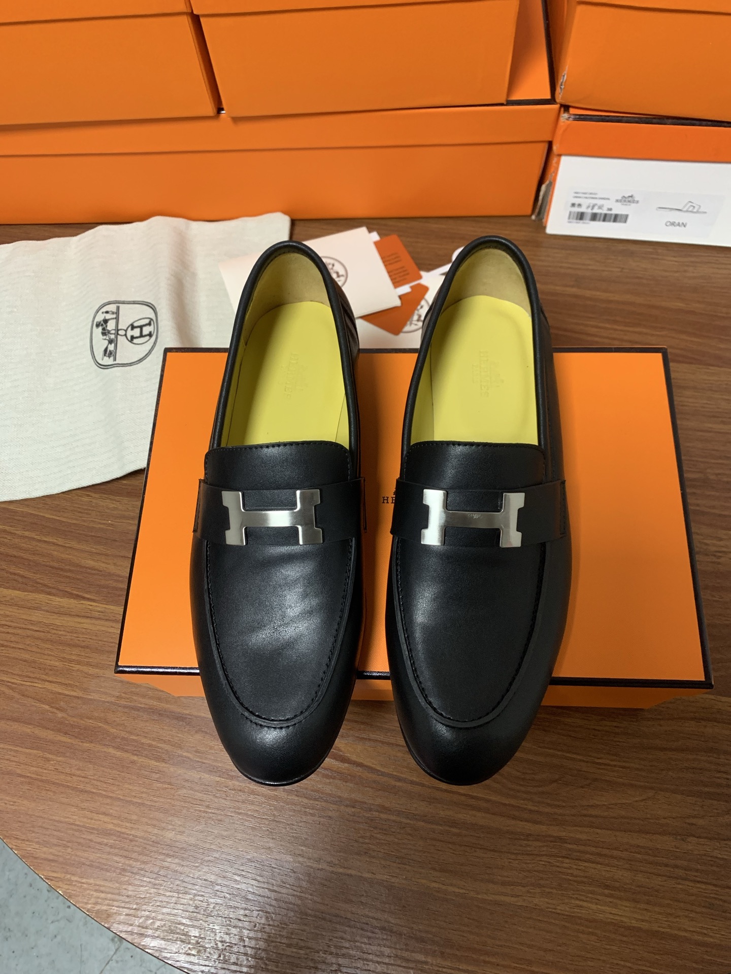 NO:247010,New men's four-season suits for the new counter, size 38-46 (38 45 46 non-return), loafers, loafers, business suit19860909上新专柜新款男士四季西装款  尺码38-46（38 45 46不退换）,乐福鞋,loafers,business suit,Women's Shoes