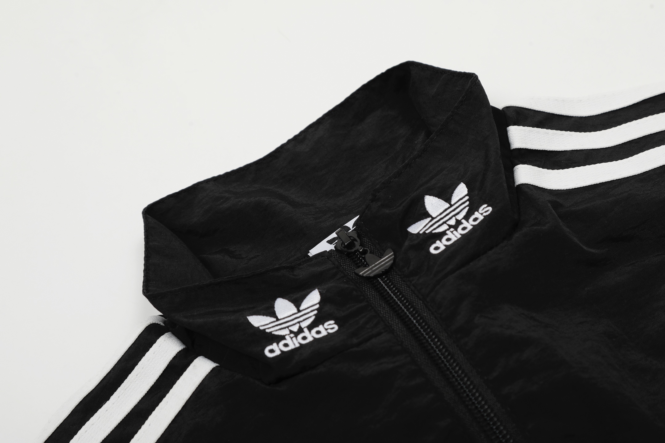 Adidas Embroidered Zipper Jacket in Black, Sizes M-XXL, Measurements Included - 图片 4