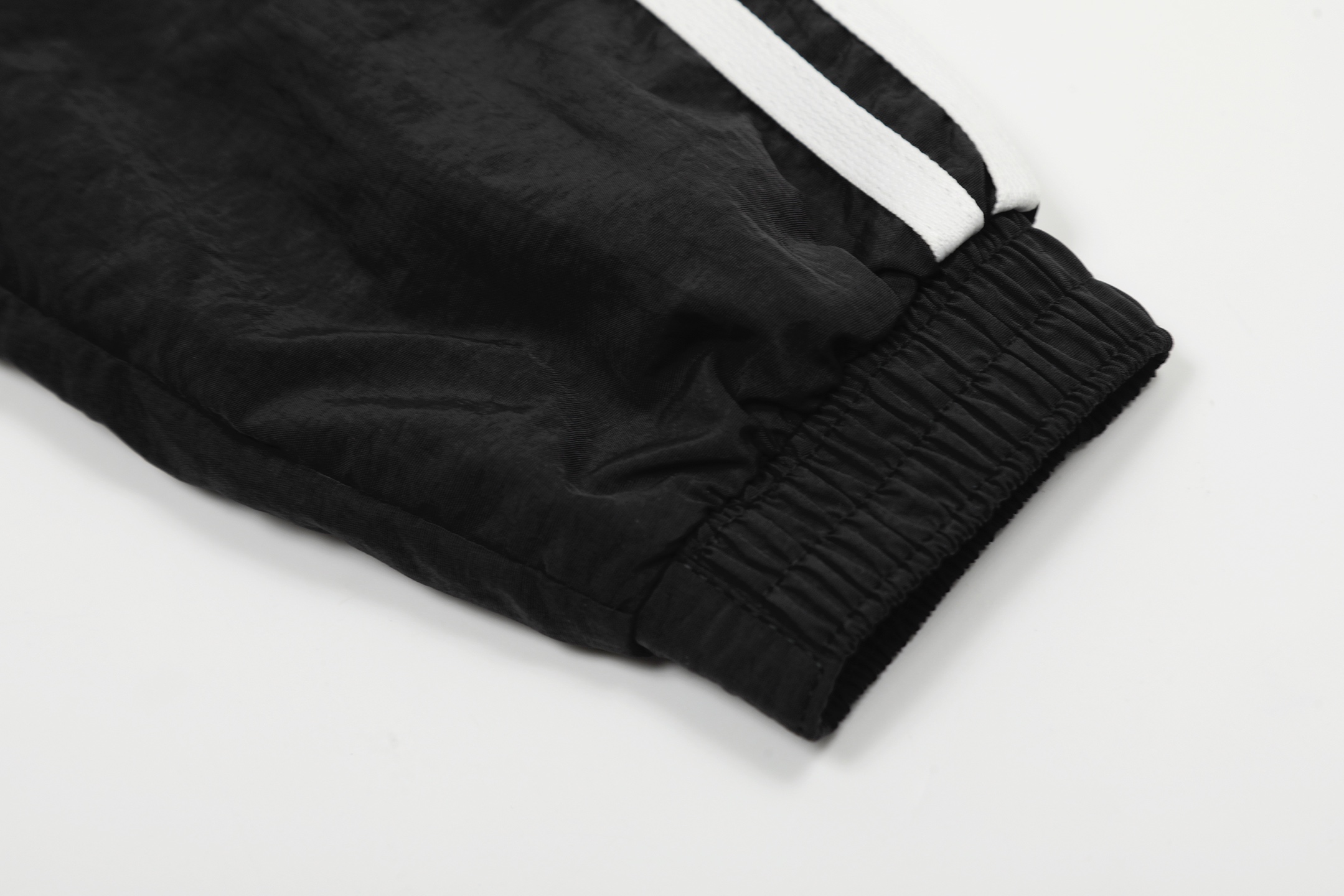 Adidas Embroidered Zipper Jacket in Black, Sizes M-XXL, Measurements Included - 图片 8