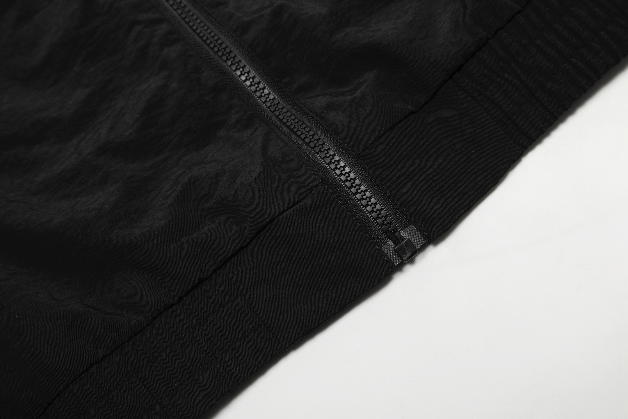 Adidas Trifle Suit: Fashionable Fusion Design for Active Lifestyle - 图片 8