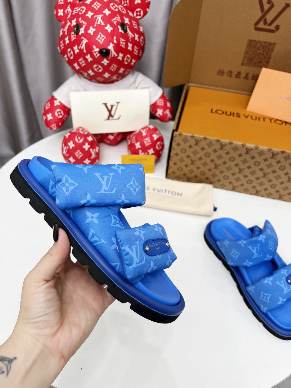 Louis Vuitton 情侣码 𝙇𝙤𝙪𝙞𝙨 𝙑𝙪𝙞𝙩𝙩𝙤𝙣 路易威登面包拖 又一 最新 强调 100%真羽绒填充