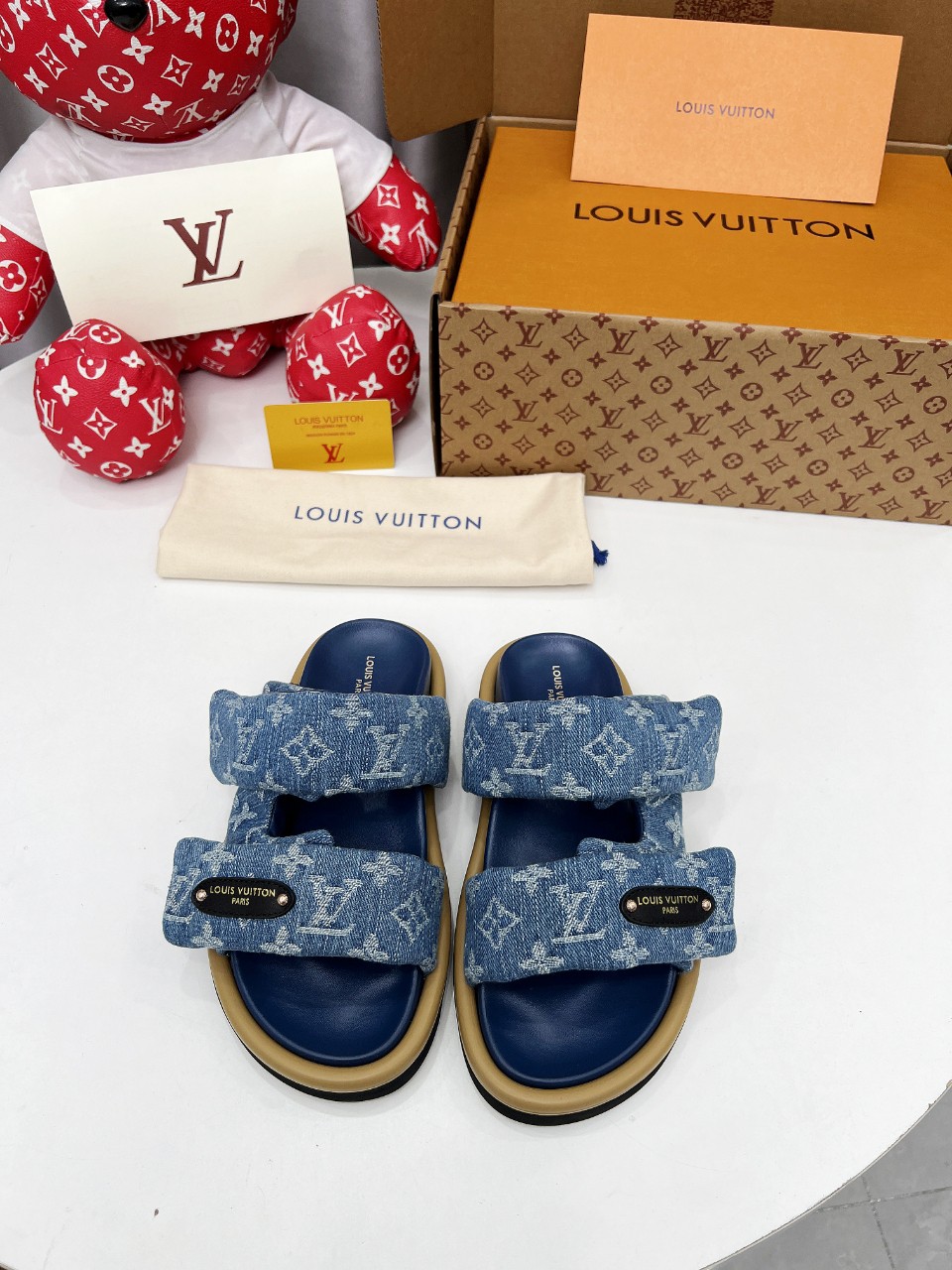 Louis Vuitton 情侣码 𝙇𝙤𝙪𝙞𝙨 𝙑𝙪𝙞𝙩𝙩𝙤𝙣 路易威登面包拖 又一 最新 强调 100%真羽绒填充