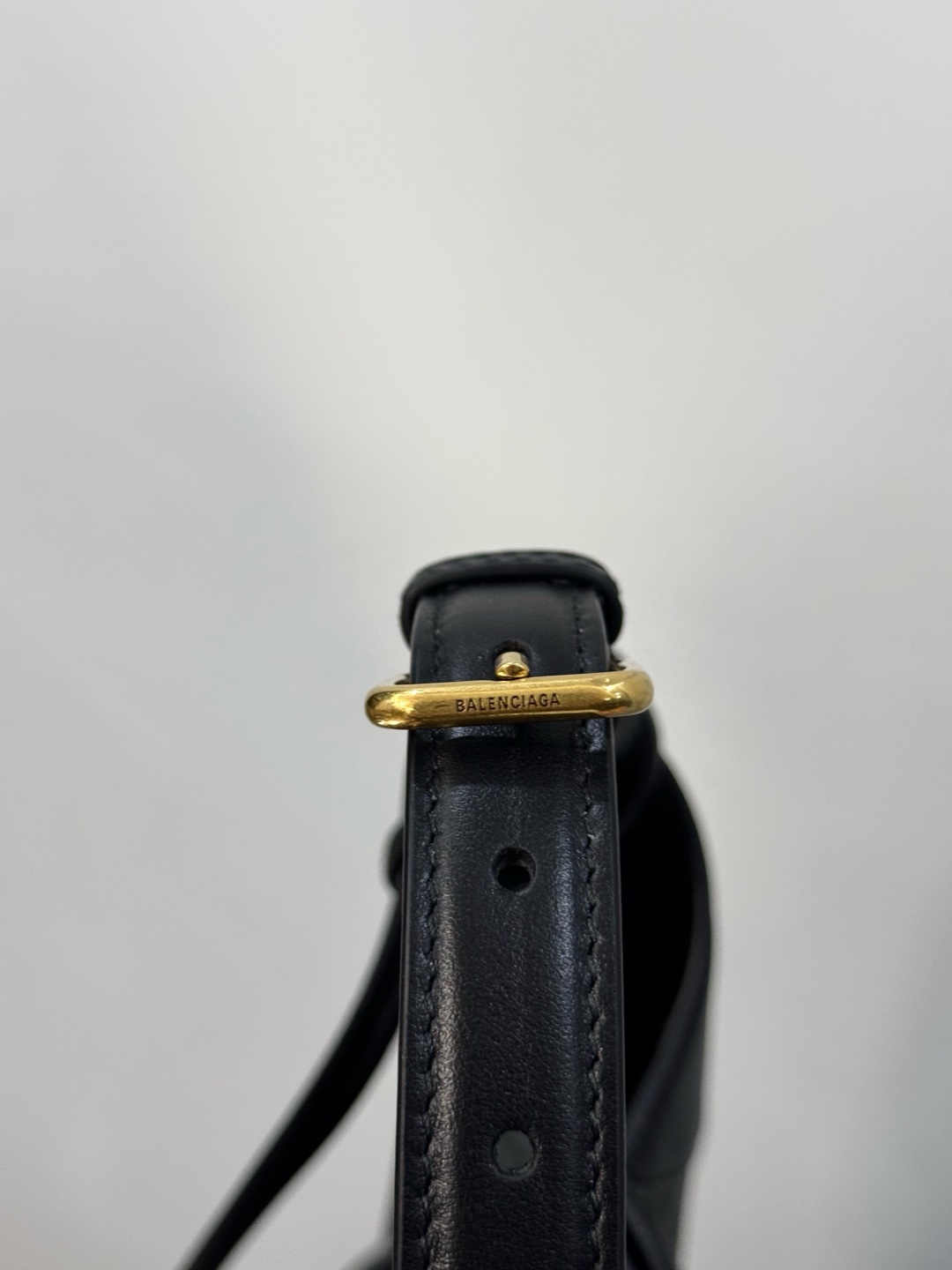 Balenciaga Borse a Secchiello 12 i1735220215321 5386 0 10