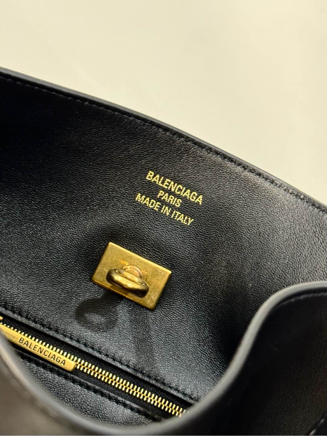 Balenciaga Borse a Secchiello 9 i1735220215321 5547 0 7